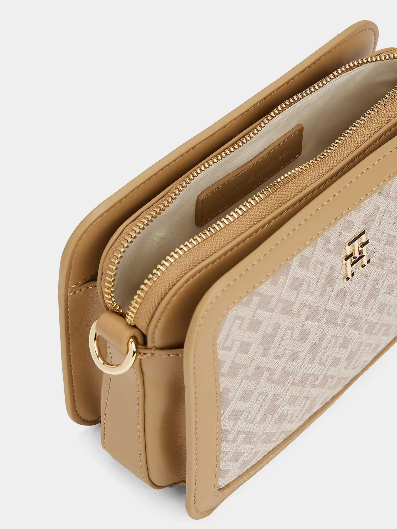 Сумки Tommy Hilfiger модель AW0AW17607-0I1 Фото