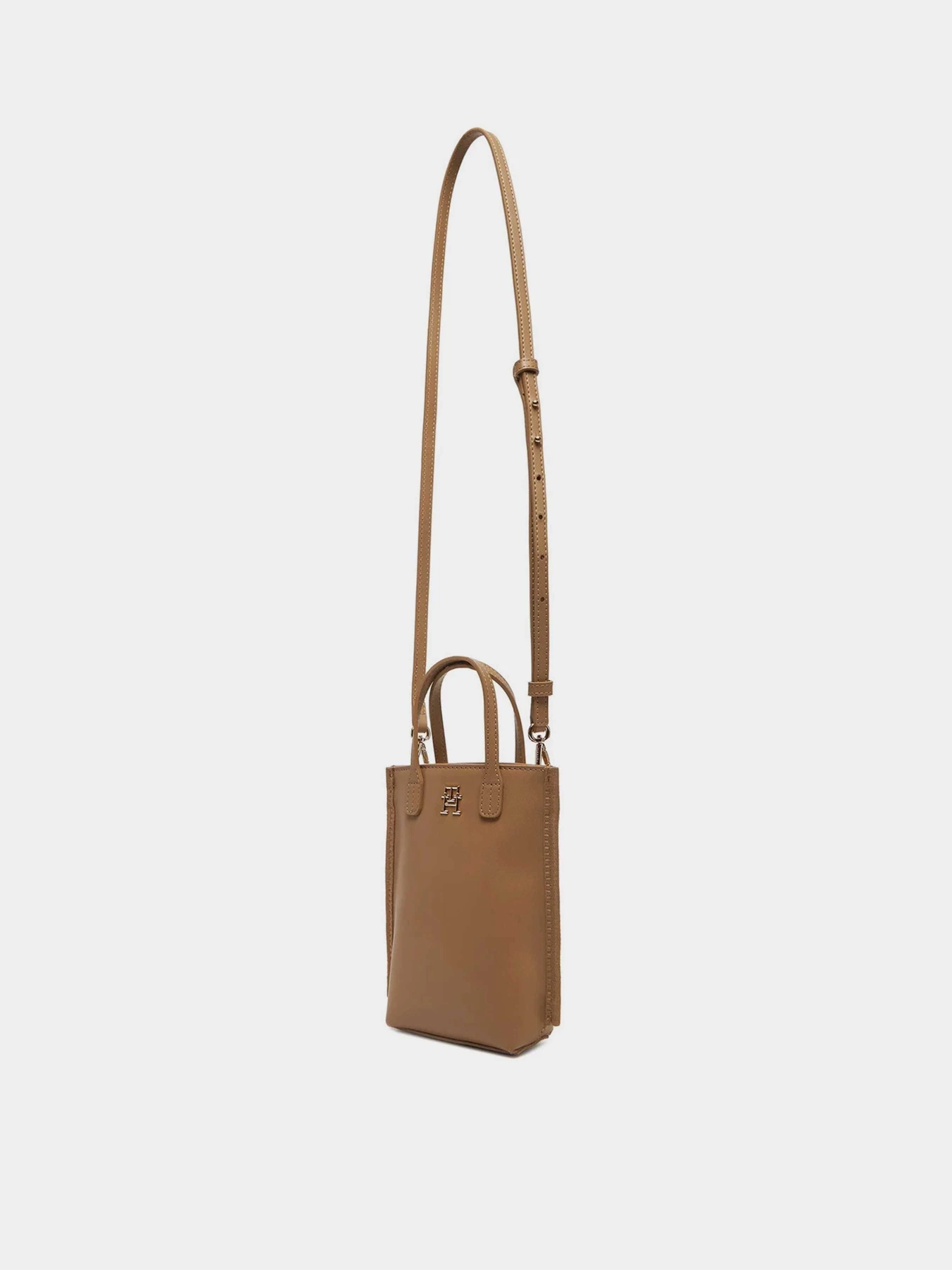 Сумки Tommy Hilfiger модель AW0AW17402-RBC Сумки Tommy Hilfiger модель AW0AW17402-RBC Фото