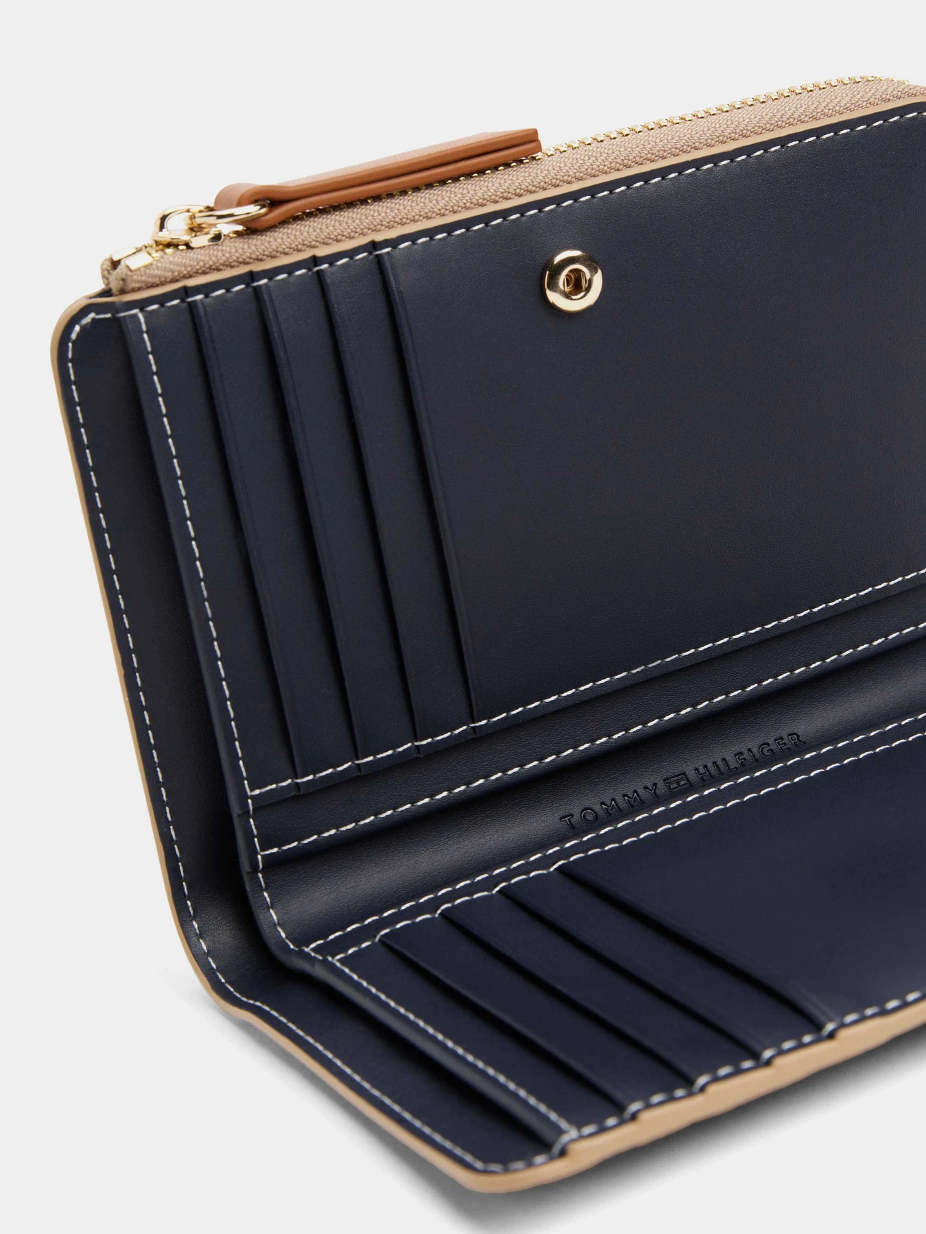 Кошельки Tommy Hilfiger модель AW0AW17417-RBT Кошельки Tommy Hilfiger модель AW0AW17417-RBT Фото