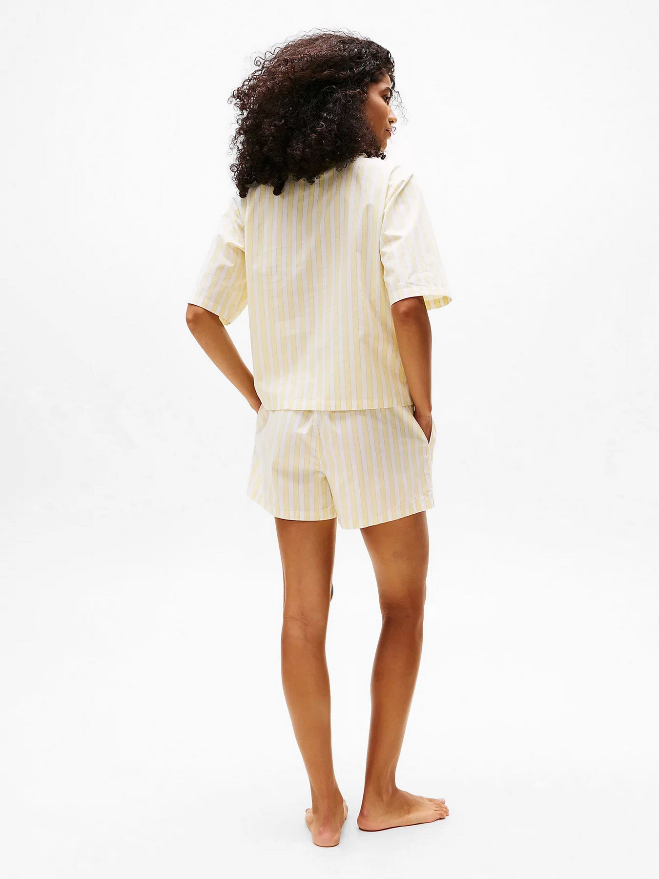 Одежда для дома и сна Tommy Hilfiger модель UW0UW05946-0FP Одежда для дома и сна Tommy Hilfiger модель UW0UW05946-0FP Фото