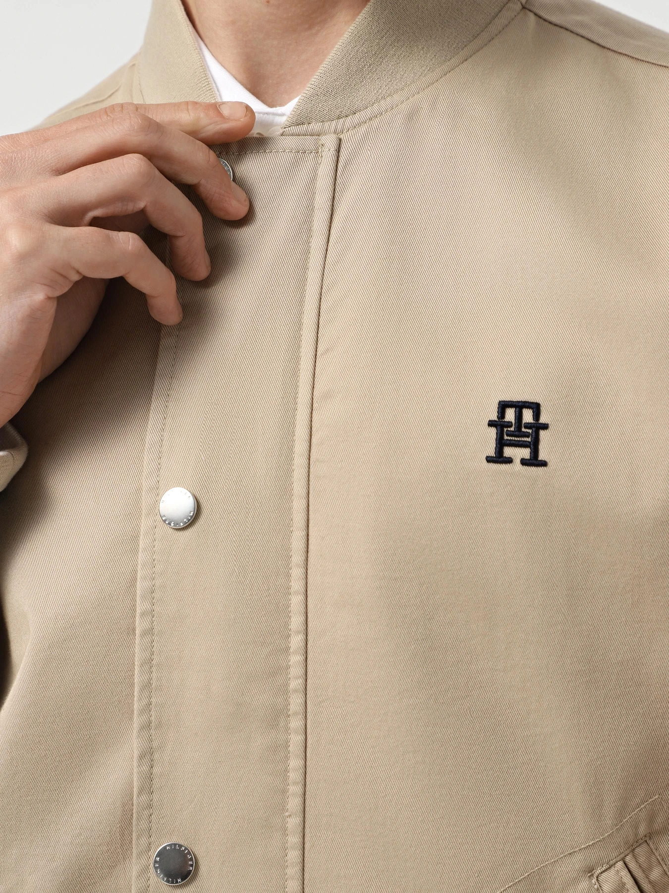 Куртки и дубленки Tommy Hilfiger модель MW0MW38707-RBT Фото