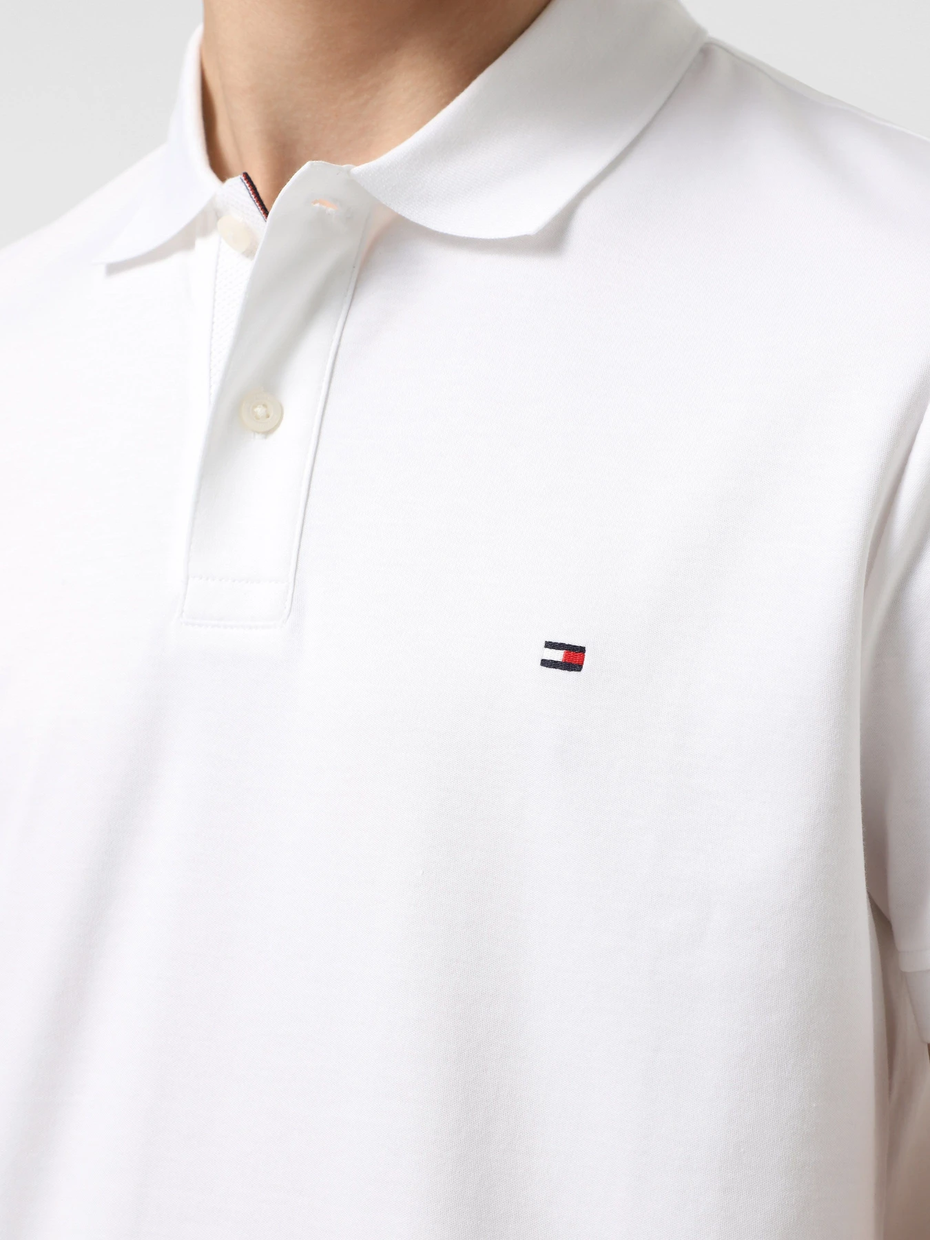 Футболки і поло Tommy Hilfiger модель MW0MW38465-YBR Футболки і поло Tommy Hilfiger модель MW0MW38465-YBR Фото