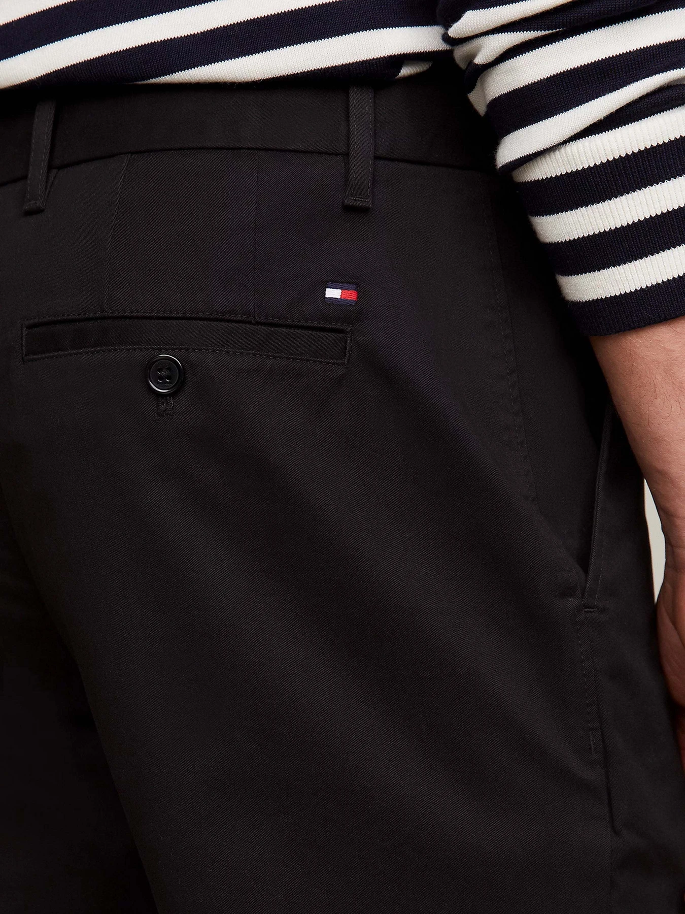 Шорты Tommy Hilfiger модель MW0MW23563-BDS Шорты Tommy Hilfiger модель MW0MW23563-BDS Фото
