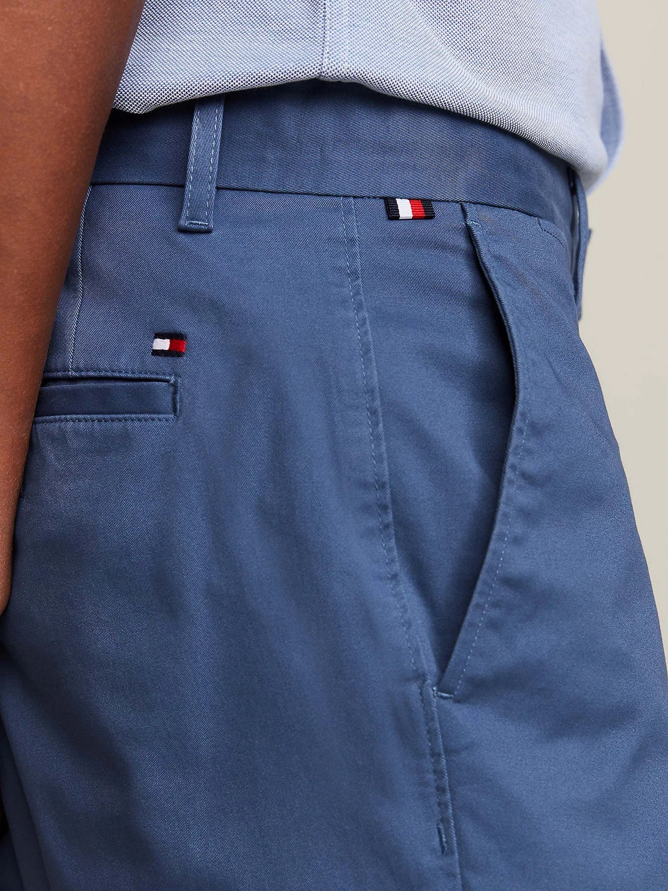 Шорты Tommy Hilfiger модель MW0MW23563-DBZ Шорты Tommy Hilfiger модель MW0MW23563-DBZ Фото