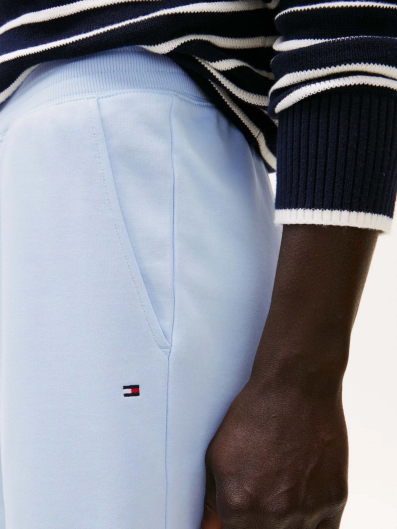 Шорты Tommy Hilfiger модель MW0MW37240-C1O Шорты Tommy Hilfiger модель MW0MW37240-C1O Фото