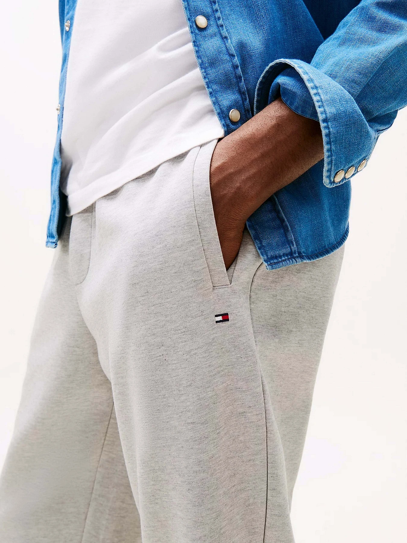 Брюки Tommy Hilfiger модель MW0MW37242-P01 Брюки Tommy Hilfiger модель MW0MW37242-P01 Фото