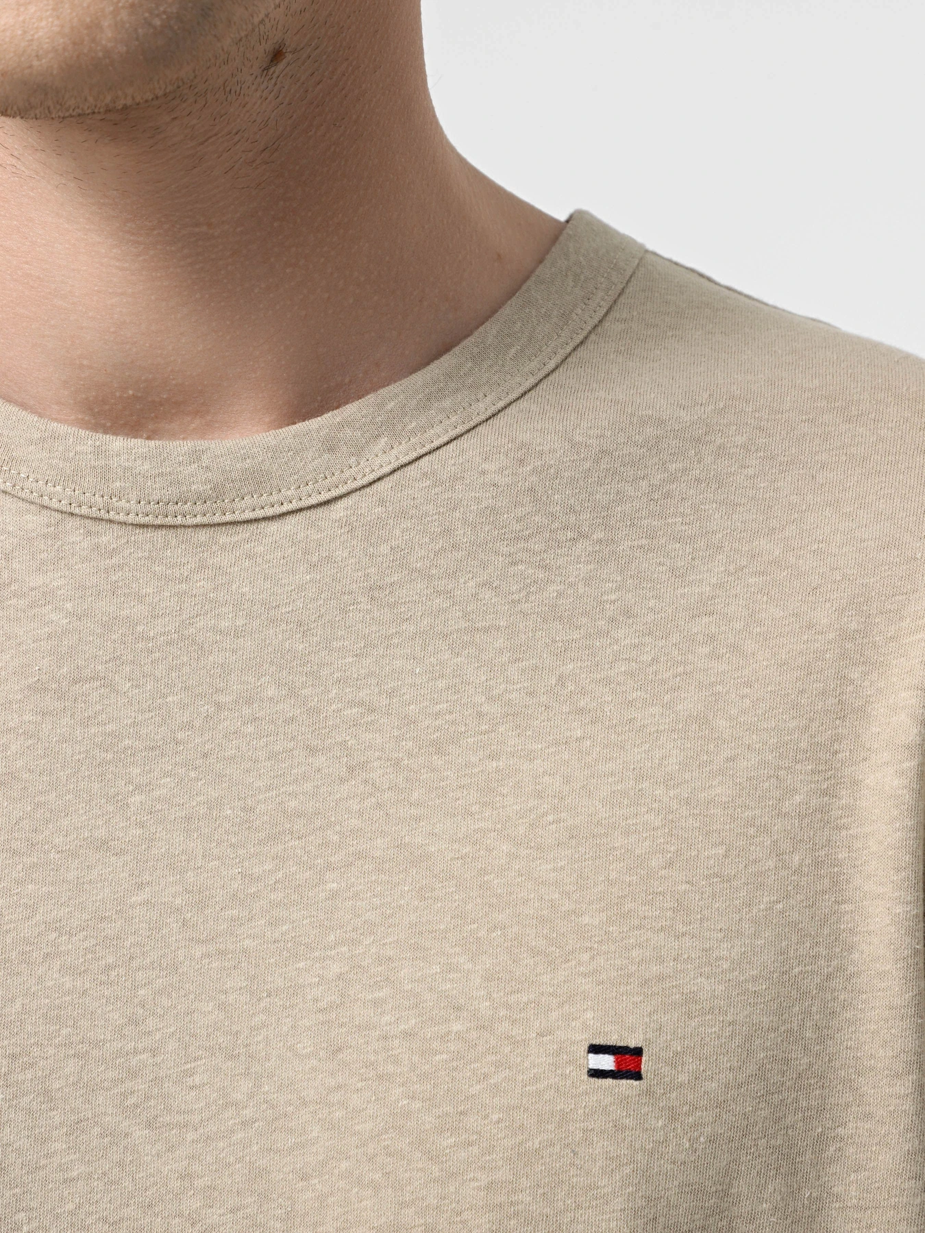 Футболки и поло Tommy Hilfiger модель MW0MW38637-RBT Футболки и поло Tommy Hilfiger модель MW0MW38637-RBT Фото