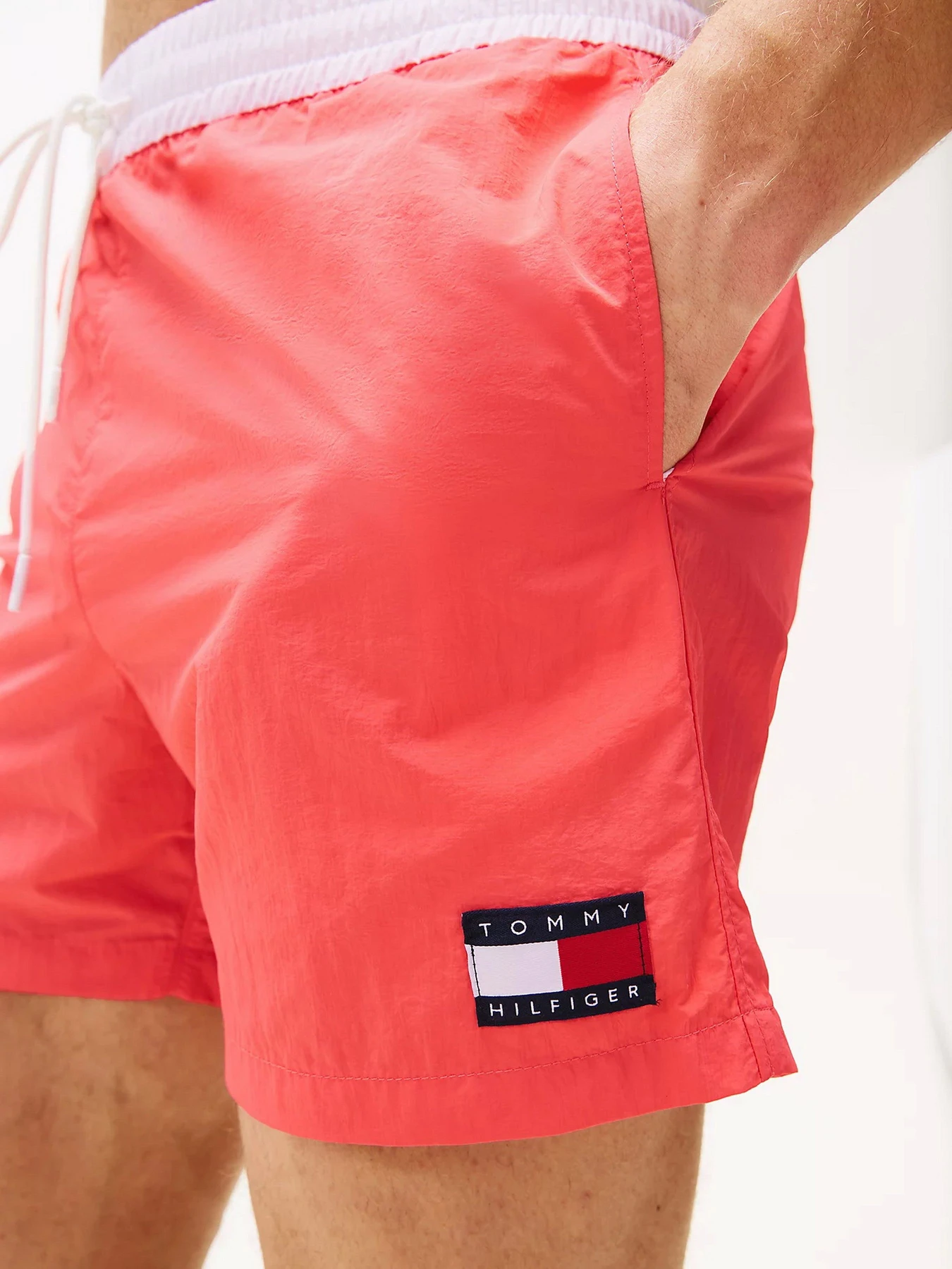 Одяг для пляжу Tommy Hilfiger модель UM0UM03455-XKJ Одяг для пляжу Tommy Hilfiger модель UM0UM03455-XKJ Фото