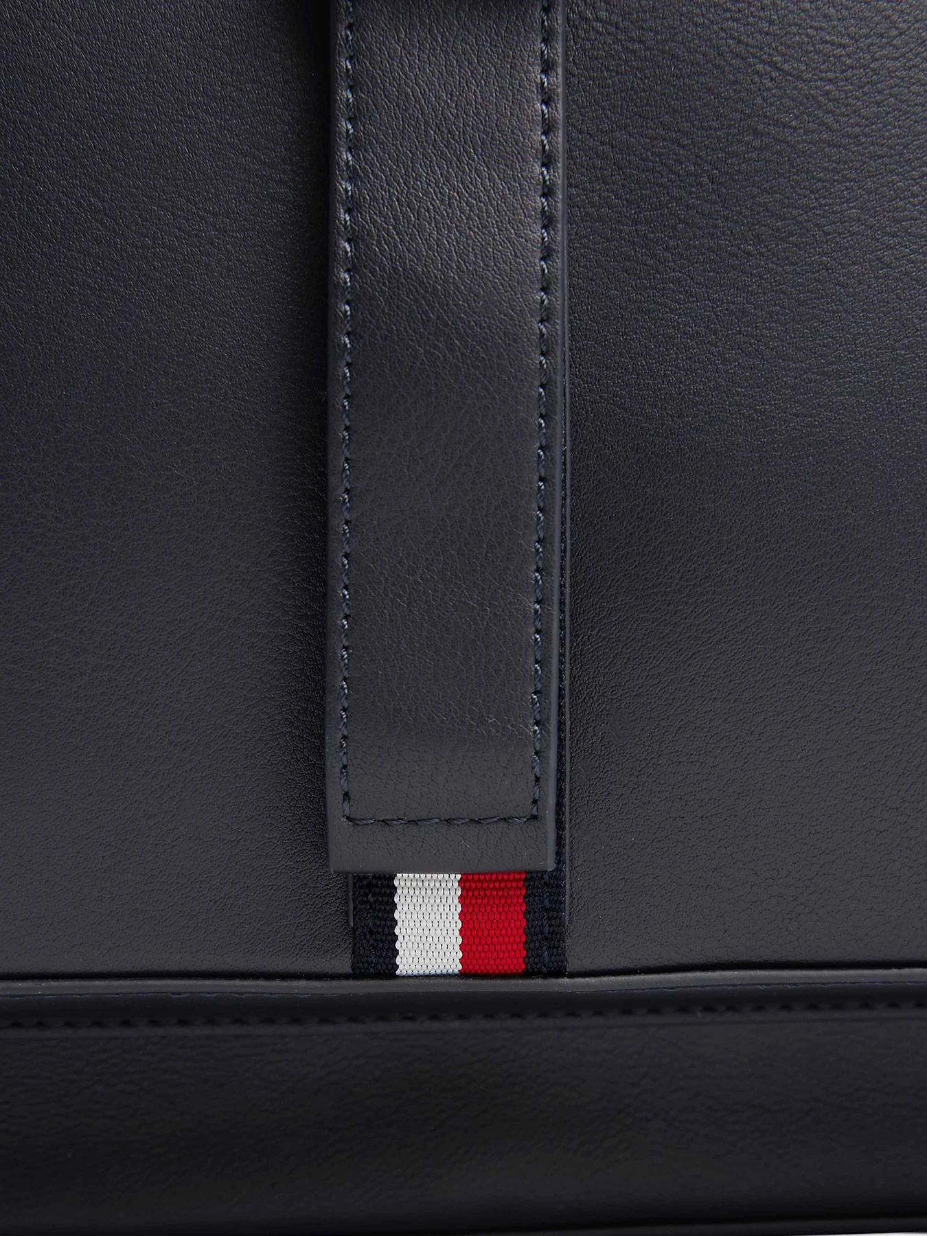 Рюкзаки Tommy Hilfiger модель AM0AM13476-DW6 Рюкзаки Tommy Hilfiger модель AM0AM13476-DW6 Фото