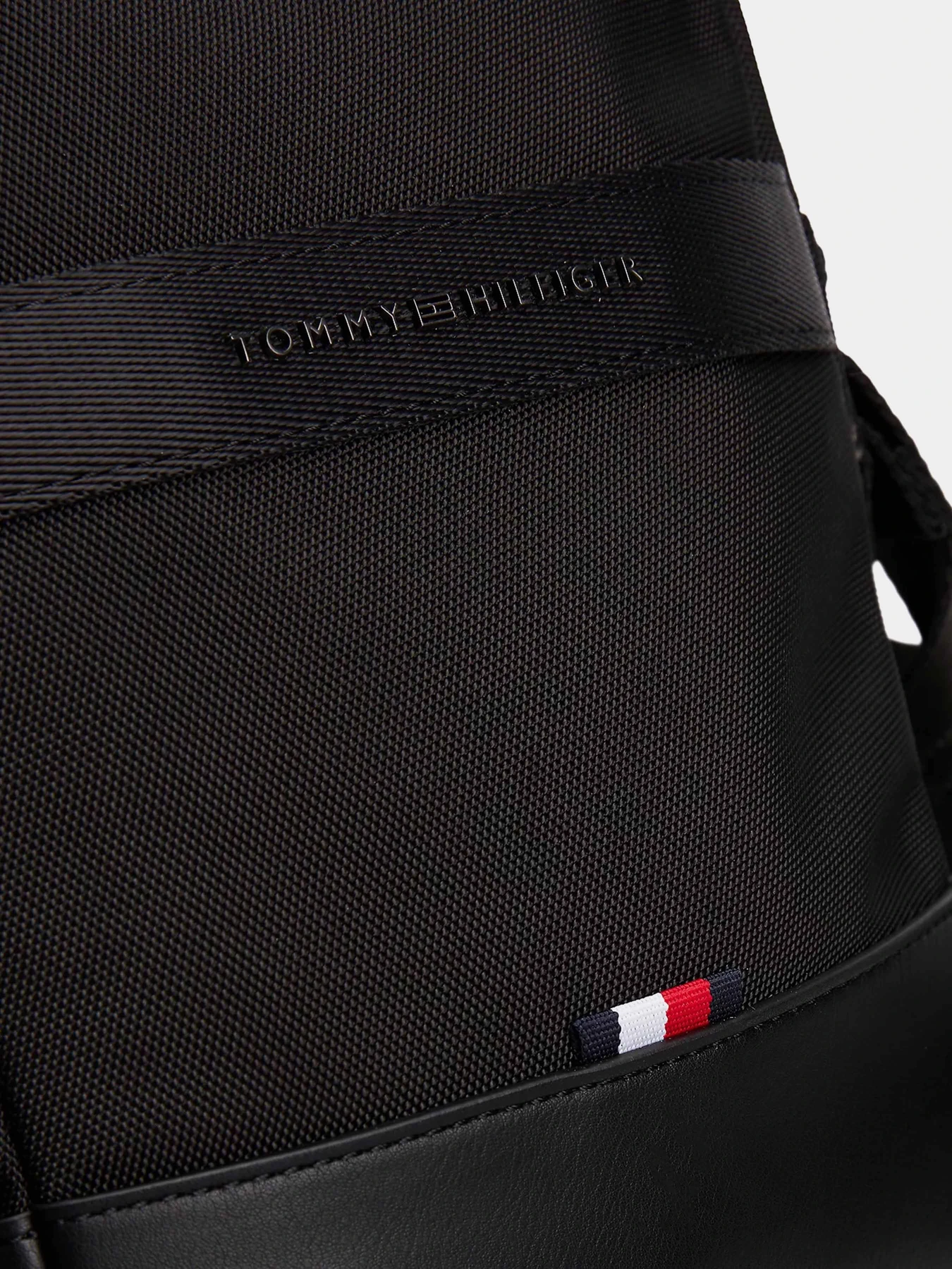 Сумки Tommy Hilfiger модель AM0AM13472-BDS Сумки Tommy Hilfiger модель AM0AM13472-BDS Фото