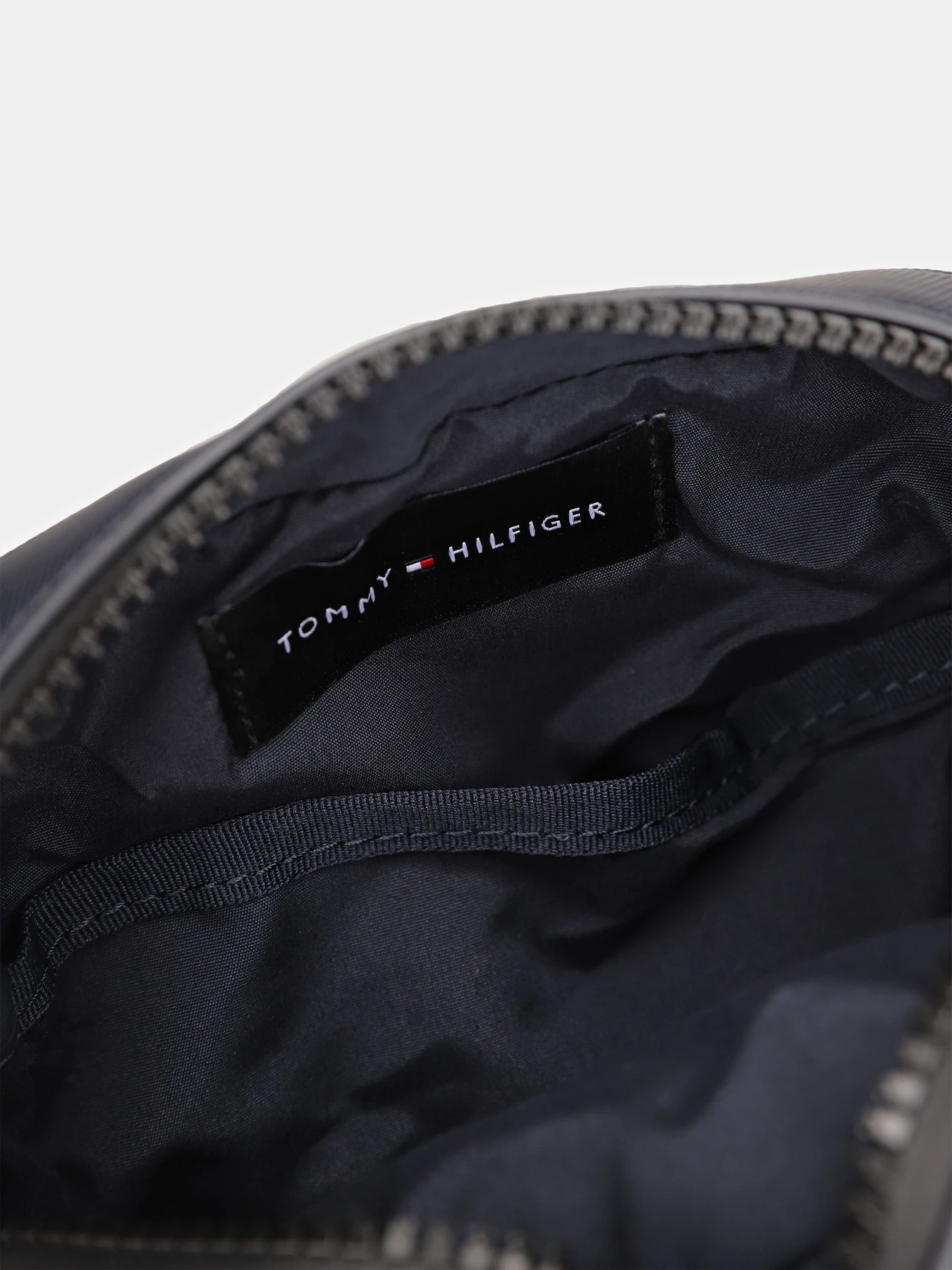 Сумки Tommy Hilfiger модель AM0AM13479-DW6 Сумки Tommy Hilfiger модель AM0AM13479-DW6 Фото