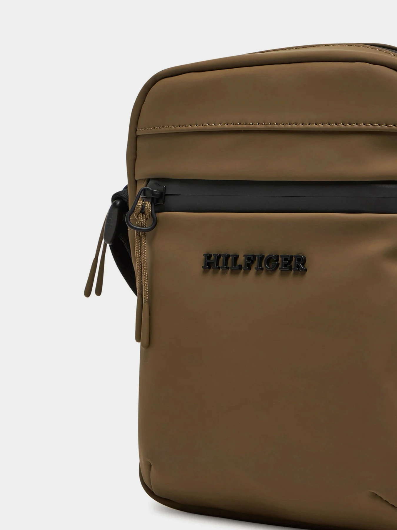 Сумки Tommy Hilfiger модель AM0AM13498-GX2 Сумки Tommy Hilfiger модель AM0AM13498-GX2 Фото