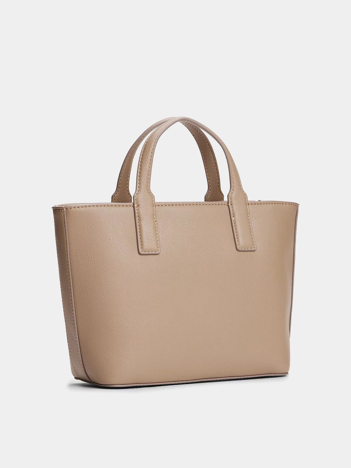 Сумки Tommy Hilfiger модель AW0AW17448-AFE Сумки Tommy Hilfiger модель AW0AW17448-AFE Фото