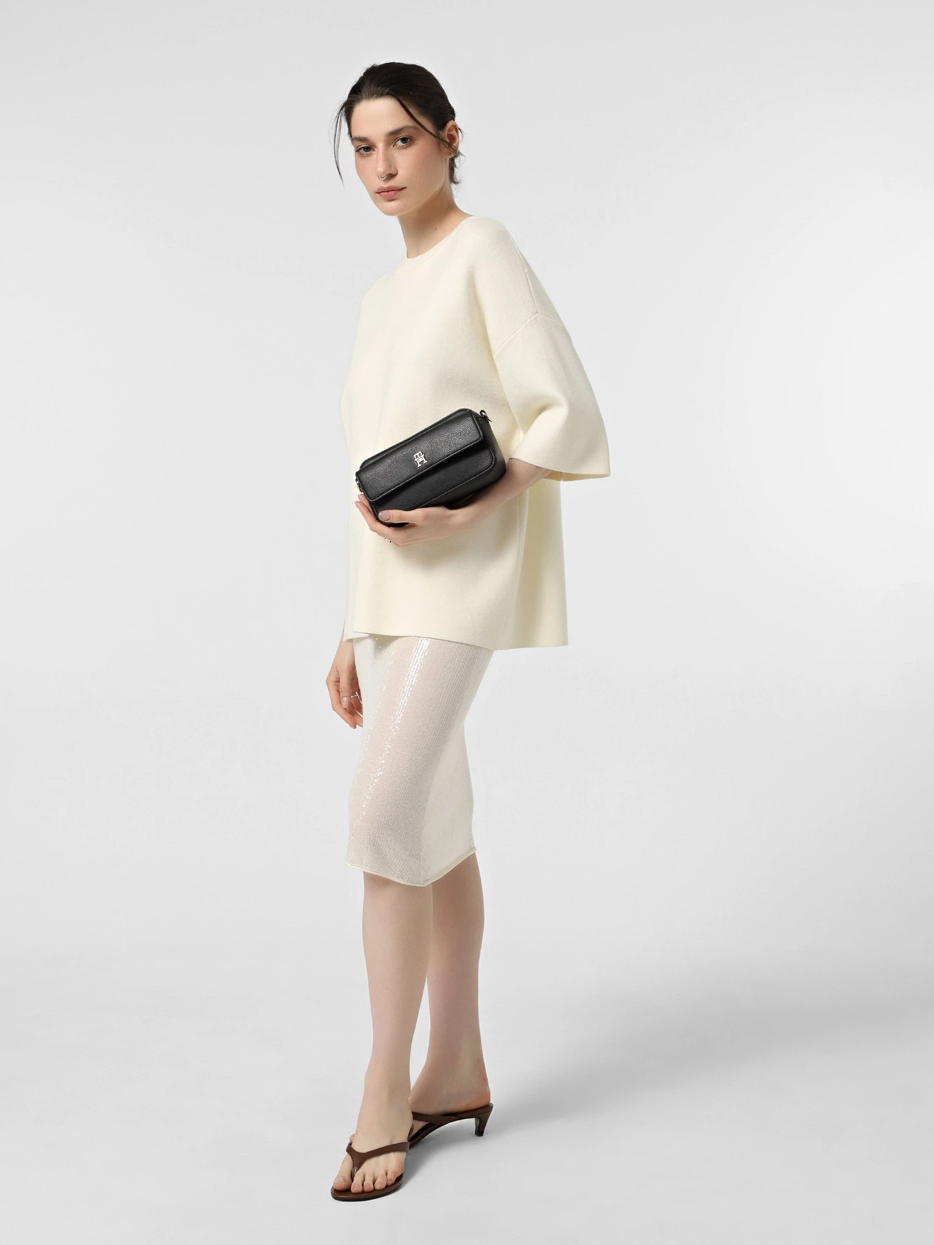 Сумки Tommy Hilfiger модель AW0AW17455-BDS Сумки Tommy Hilfiger модель AW0AW17455-BDS Фото