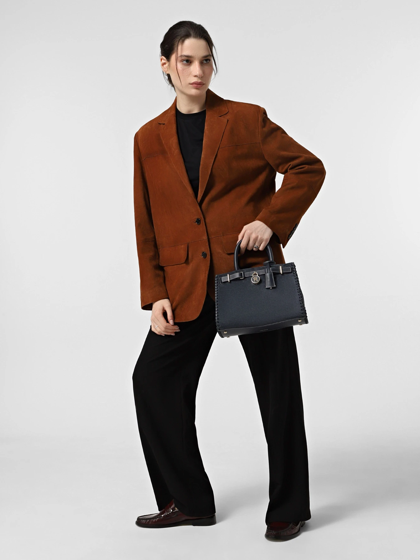 Сумки Tommy Hilfiger модель AW0AW17469-DW6 Сумки Tommy Hilfiger модель AW0AW17469-DW6 Фото