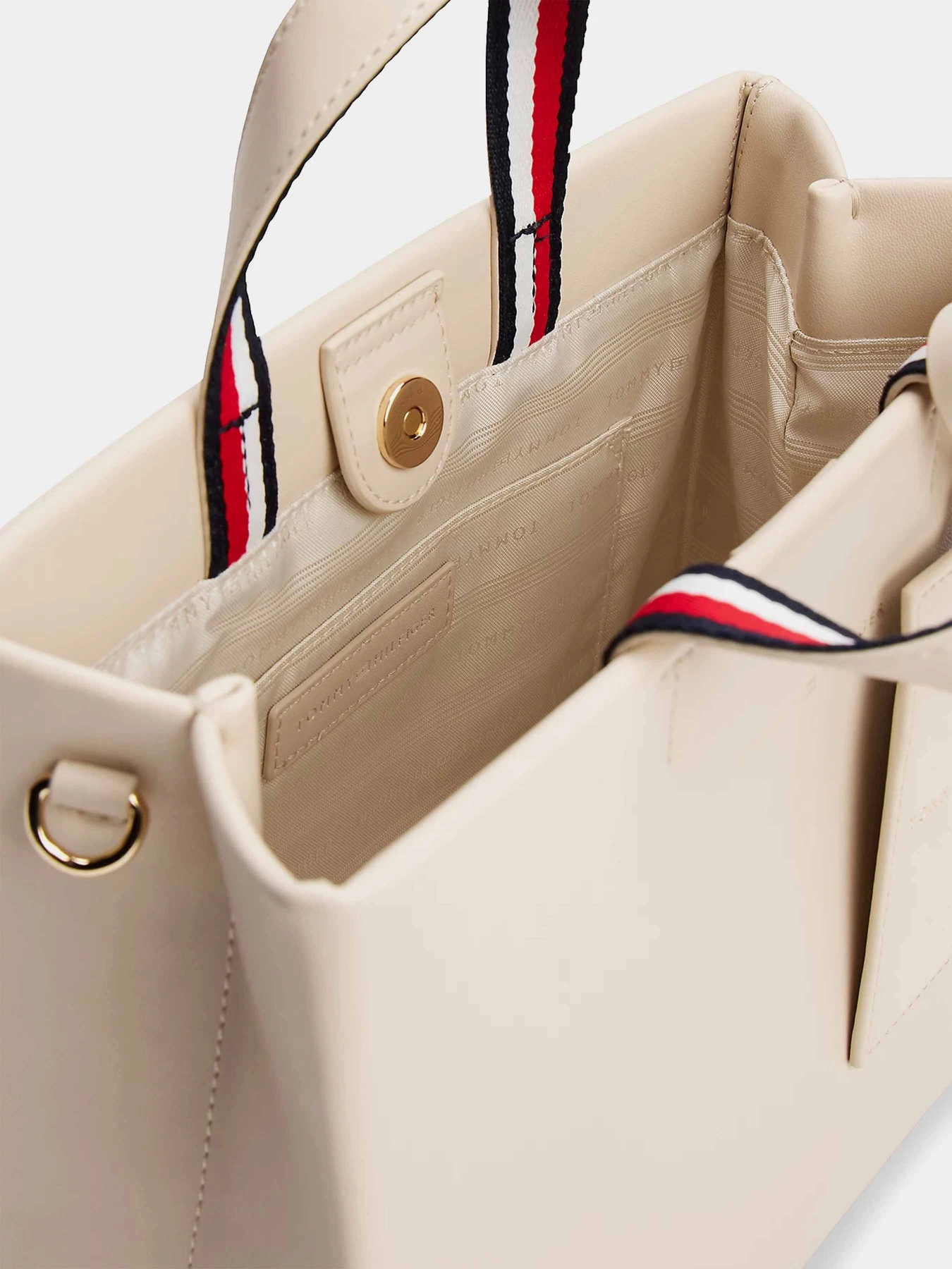 Сумки Tommy Hilfiger модель AW0AW17508-ACI Сумки Tommy Hilfiger модель AW0AW17508-ACI Фото