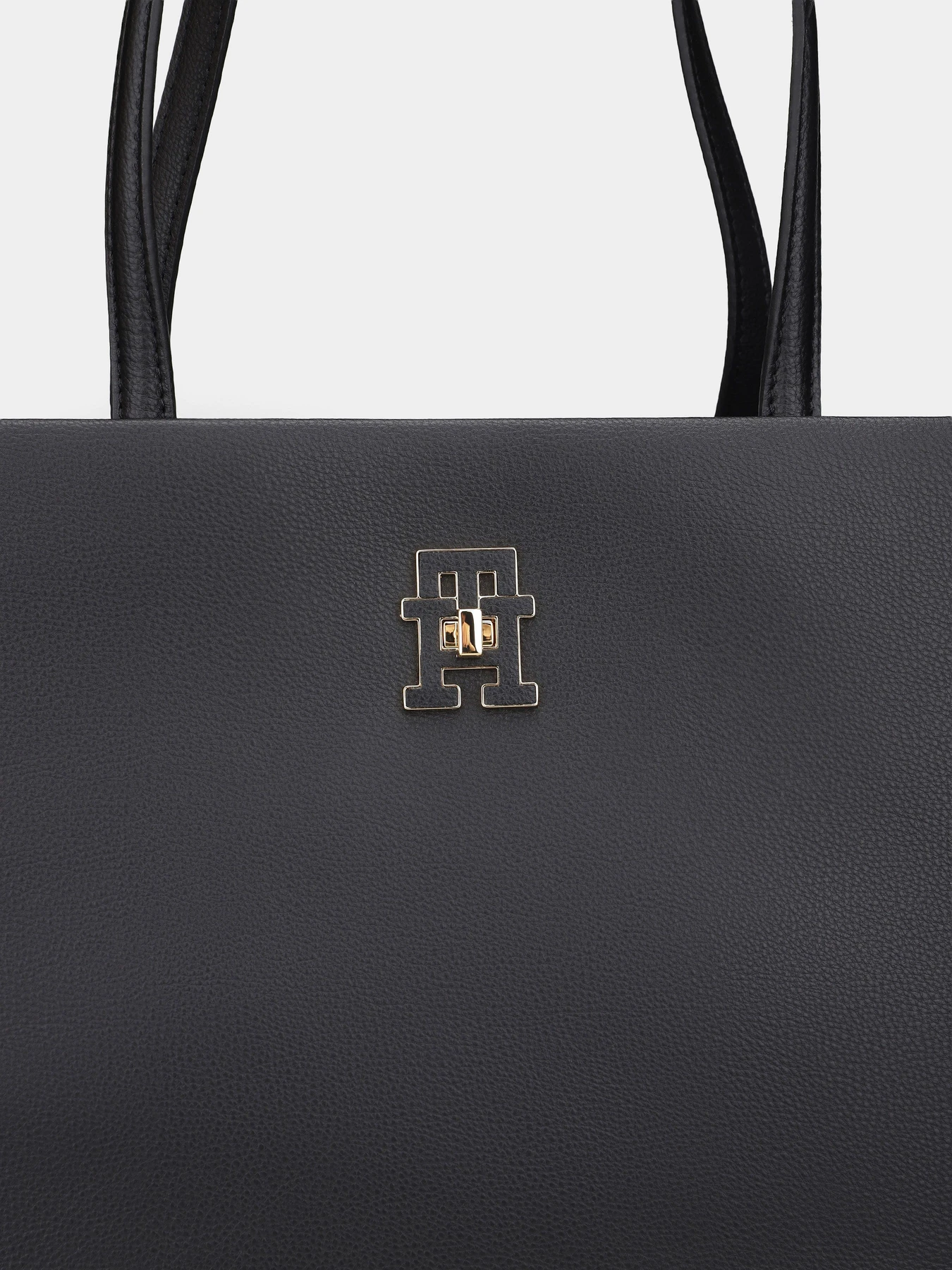 Сумки Tommy Hilfiger модель AW0AW17528-BDS Сумки Tommy Hilfiger модель AW0AW17528-BDS Фото