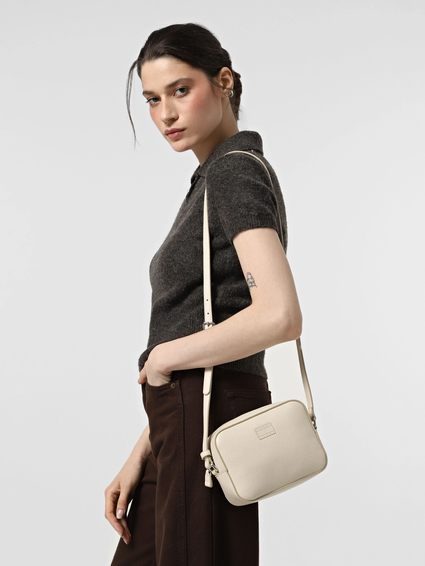 Сумки Tommy Hilfiger модель AW0AW17543-ACG Фото