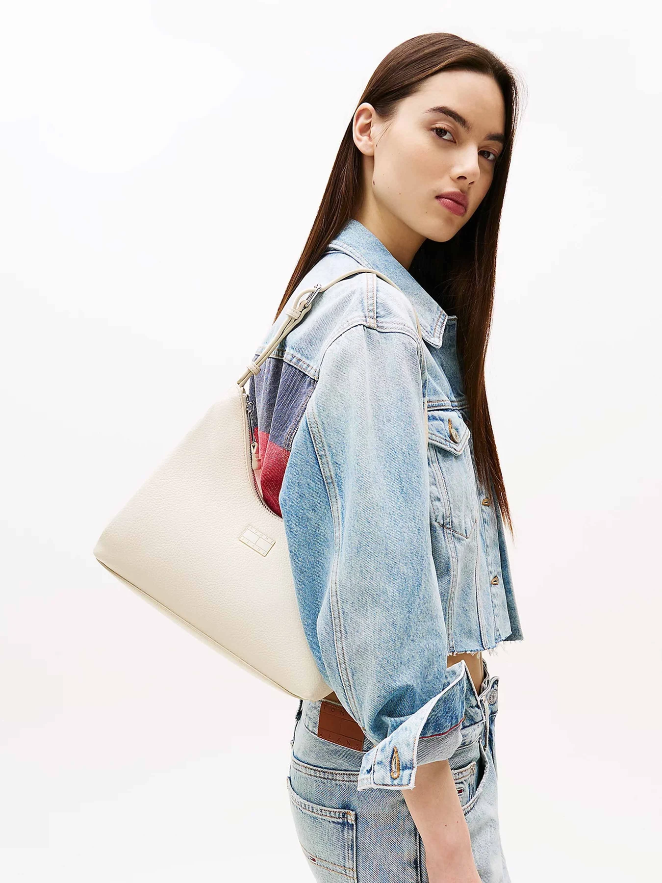 Сумки Tommy Hilfiger модель AW0AW17548-ACG Сумки Tommy Hilfiger модель AW0AW17548-ACG Фото