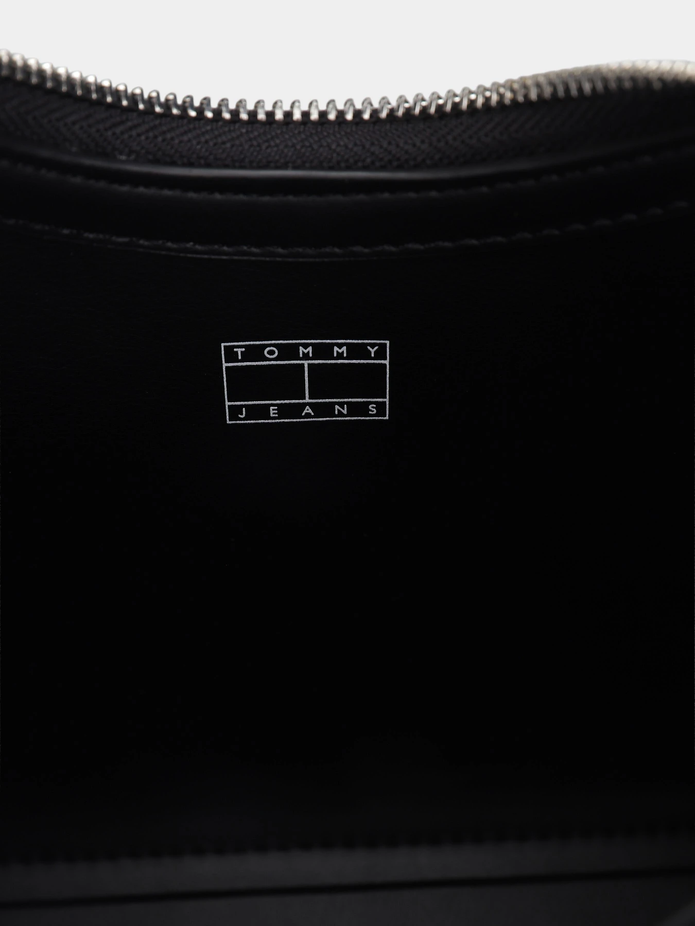 Сумки Tommy Hilfiger модель AW0AW17548-BDS Сумки Tommy Hilfiger модель AW0AW17548-BDS Фото