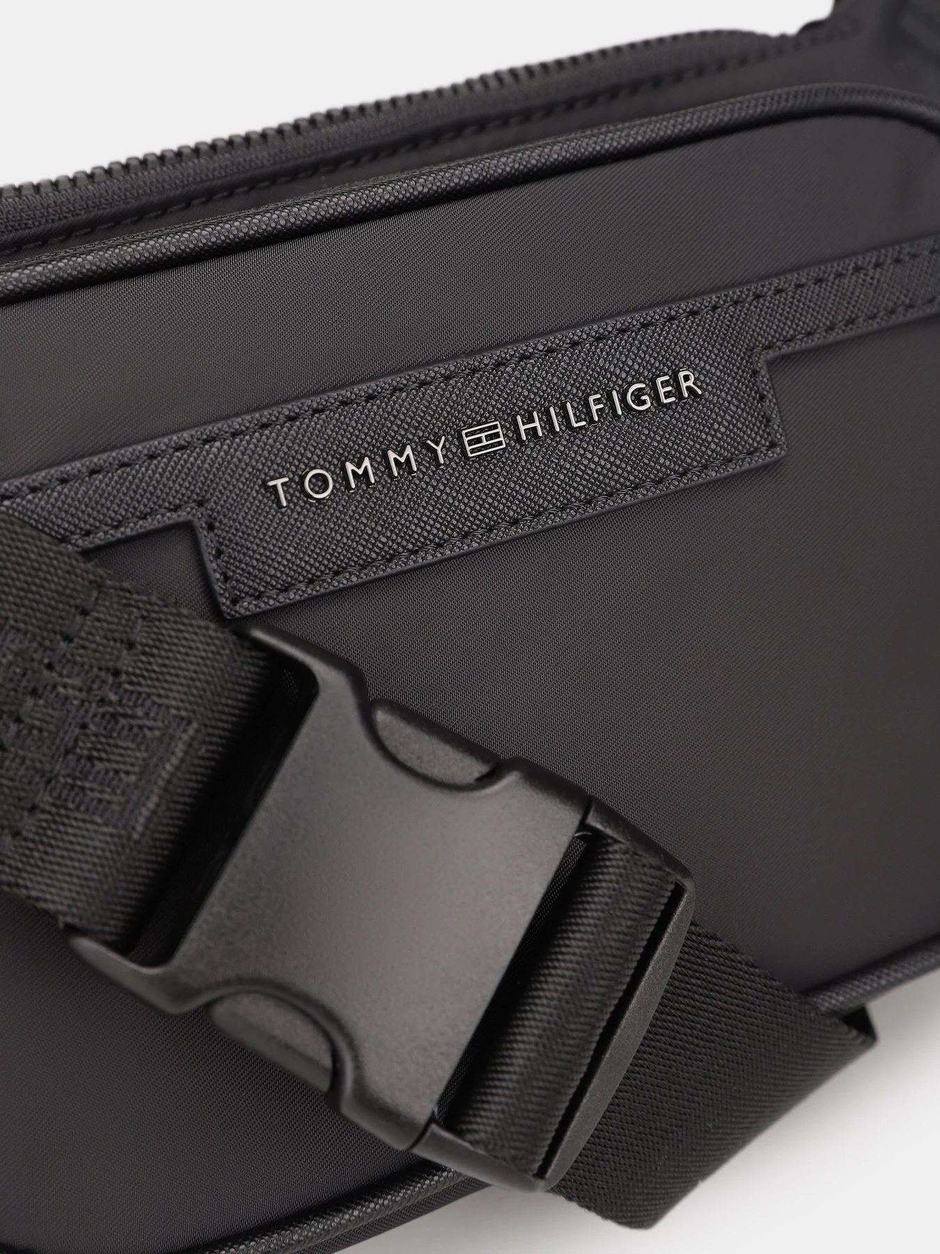 Сумки Tommy Hilfiger модель AM0AM13467-BDS Сумки Tommy Hilfiger модель AM0AM13467-BDS Фото