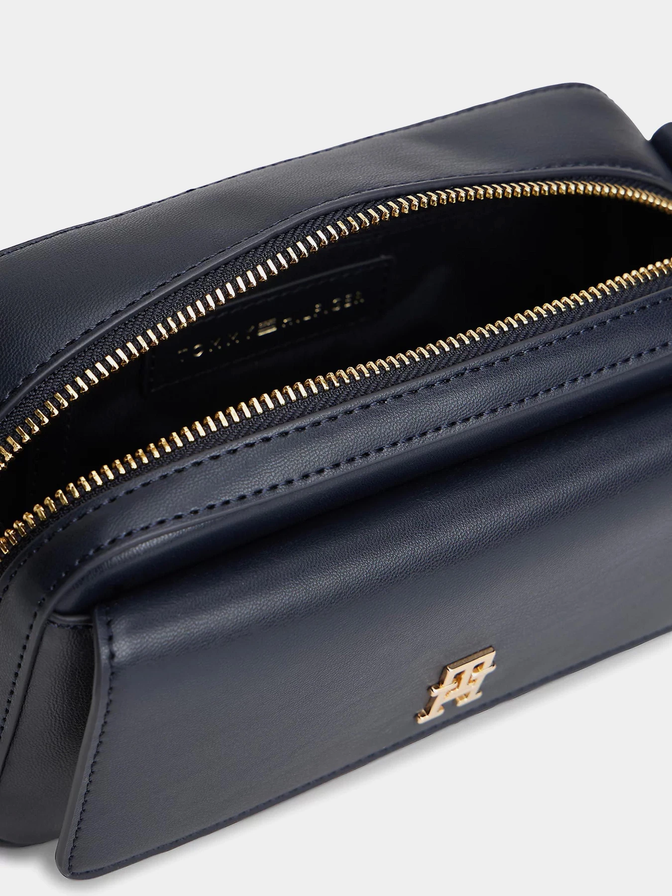 Сумки Tommy Hilfiger модель AW0AW17680-DW6 Сумки Tommy Hilfiger модель AW0AW17680-DW6 Фото