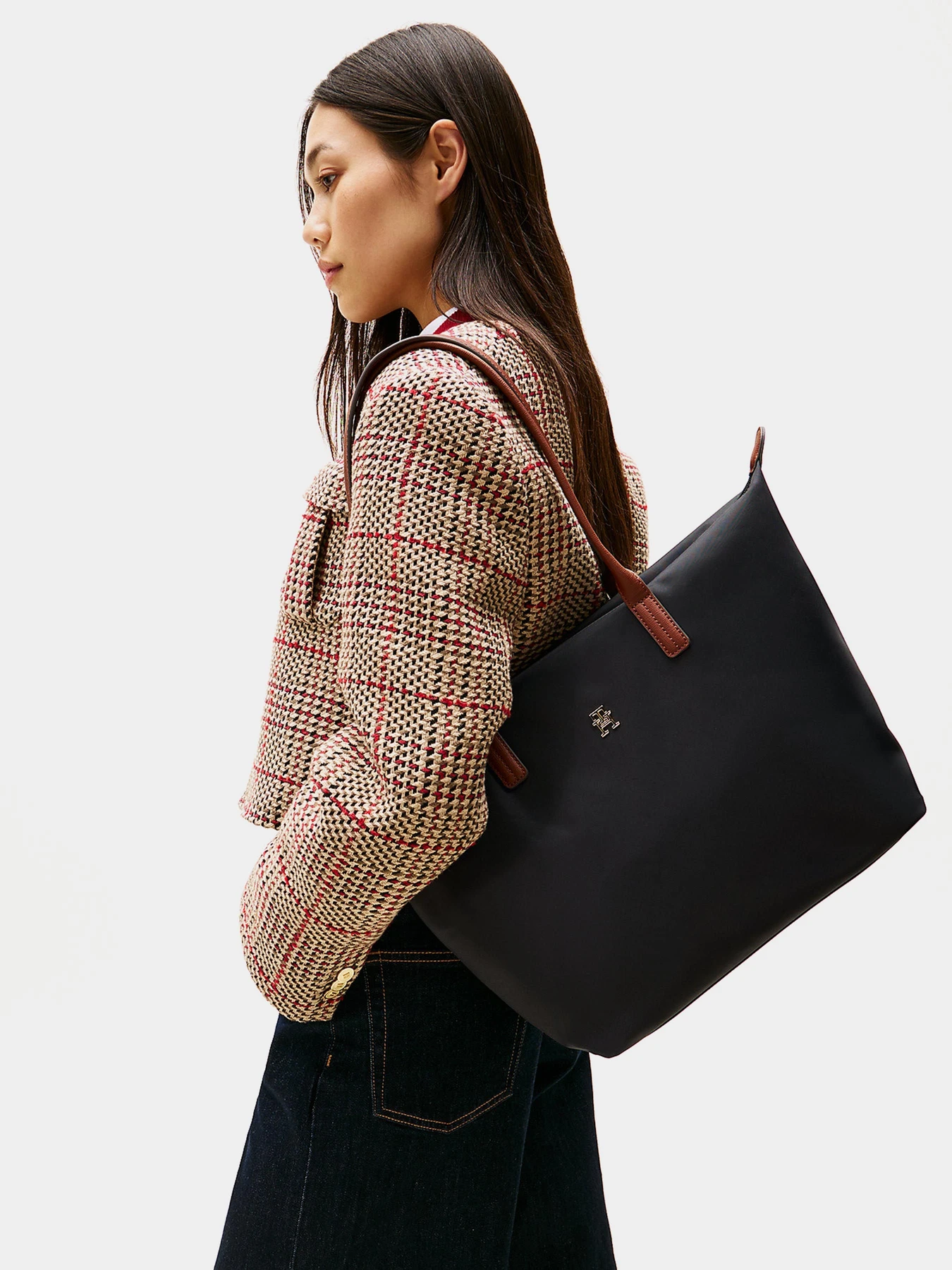 Сумки Tommy Hilfiger модель AW0AW17711-BDS Сумки Tommy Hilfiger модель AW0AW17711-BDS Фото