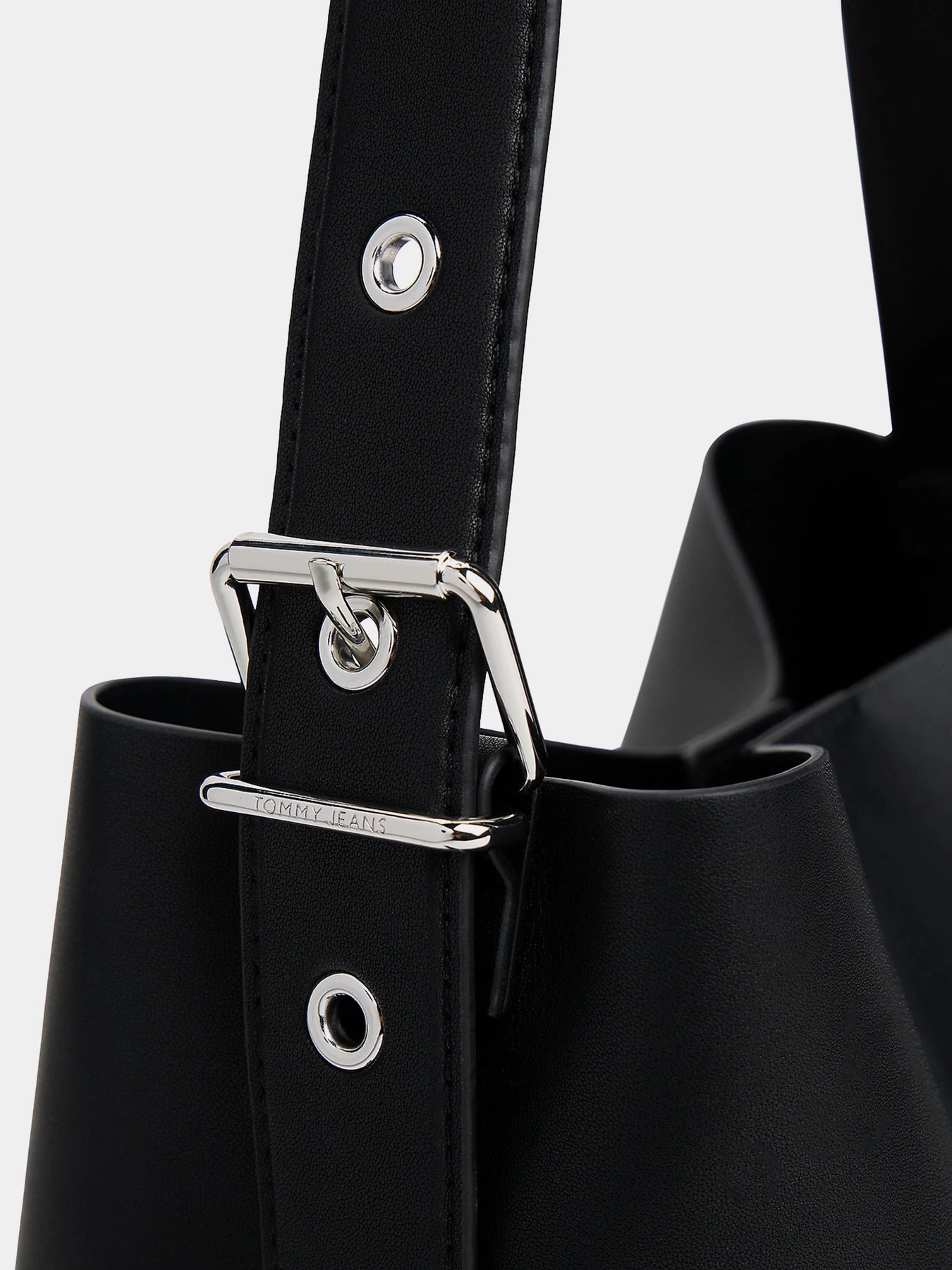 Сумки Tommy Hilfiger модель AW0AW17871-BDS Фото