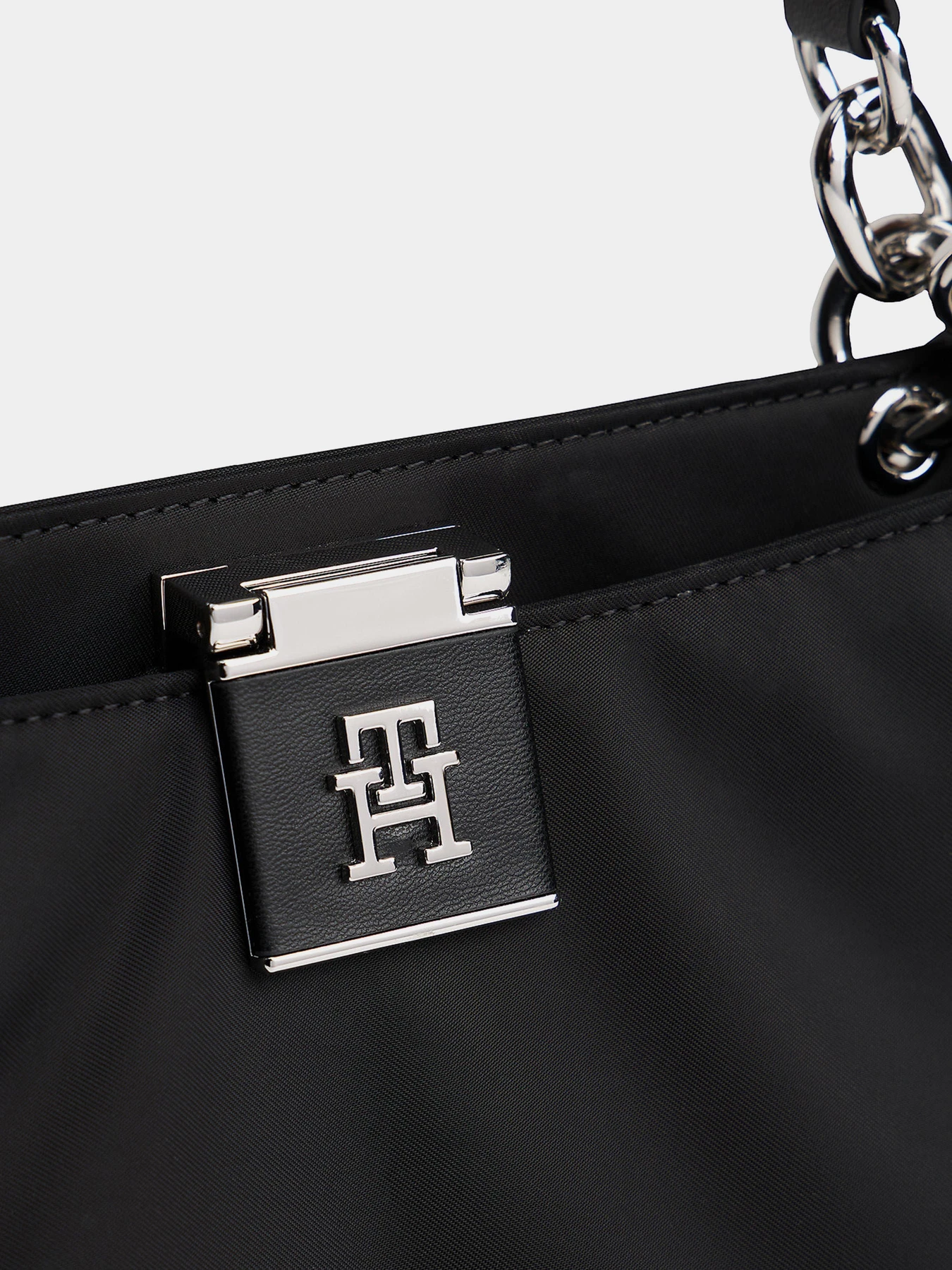 Сумки Tommy Hilfiger модель AW0AW18200-BDS Сумки Tommy Hilfiger модель AW0AW18200-BDS Фото