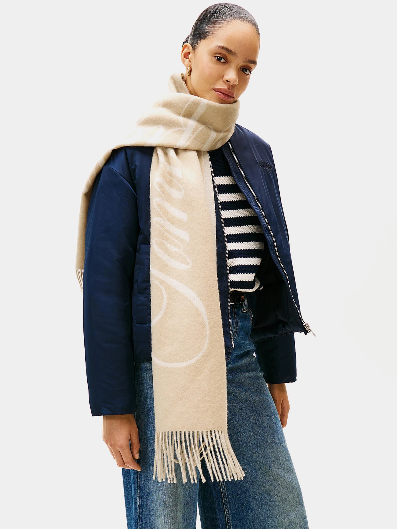 Шарфи та хустки Tommy Hilfiger модель AW0AW17786-RBT Шарфи та хустки Tommy Hilfiger модель AW0AW17786-RBT Фото