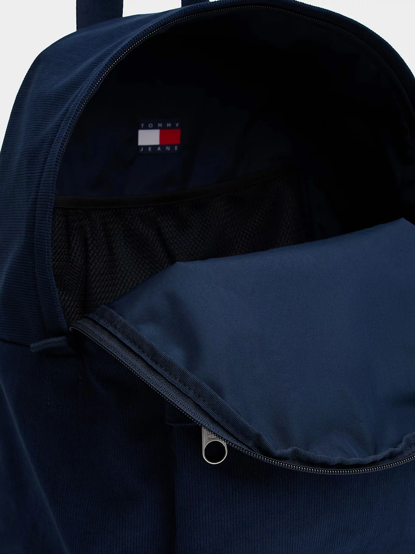 Рюкзаки Tommy Hilfiger TJM ESS DAILY CORD BACKPACK модель AM0AM13895-C1G Рюкзаки Tommy Hilfiger TJM ESS DAILY CORD BACKPACK модель AM0AM13895-C1G Фото