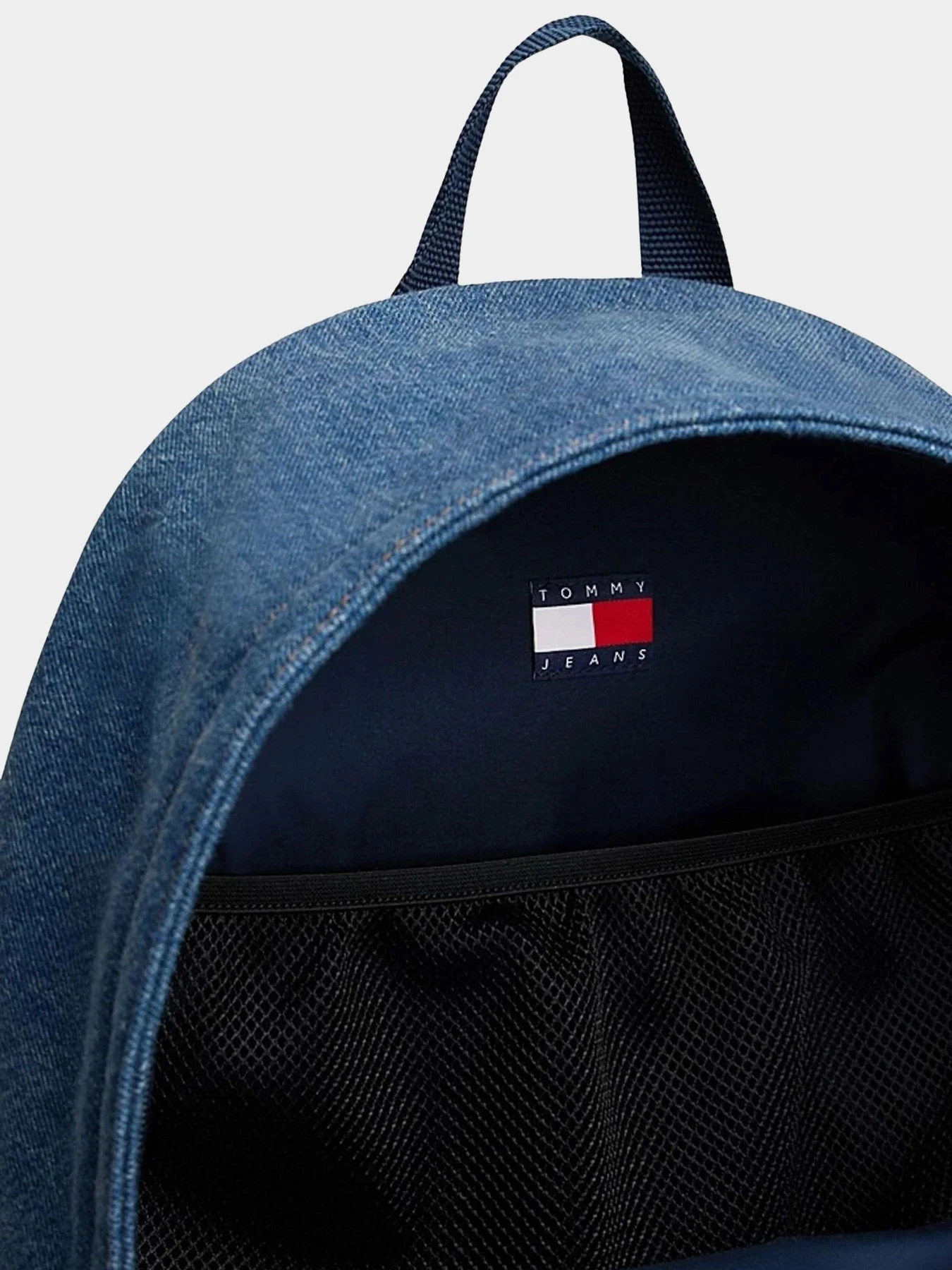 Рюкзаки Tommy Hilfiger TJM UTILITY DENIM BACKPACK модель AM0AM14052-1A7 Рюкзаки Tommy Hilfiger TJM UTILITY DENIM BACKPACK модель AM0AM14052-1A7 Фото