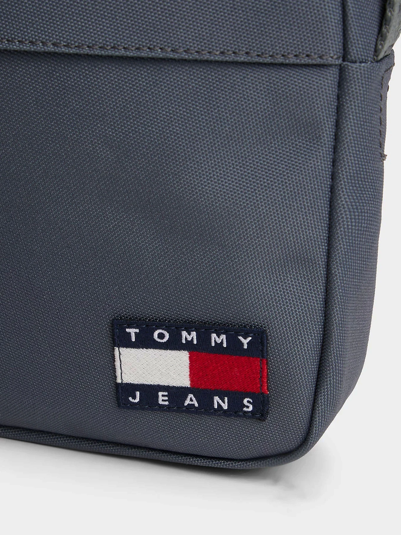 Сумки Tommy Hilfiger TJM ESS DAILY REPORTER модель AM0AM13710-PSN Сумки Tommy Hilfiger TJM ESS DAILY REPORTER модель AM0AM13710-PSN Фото