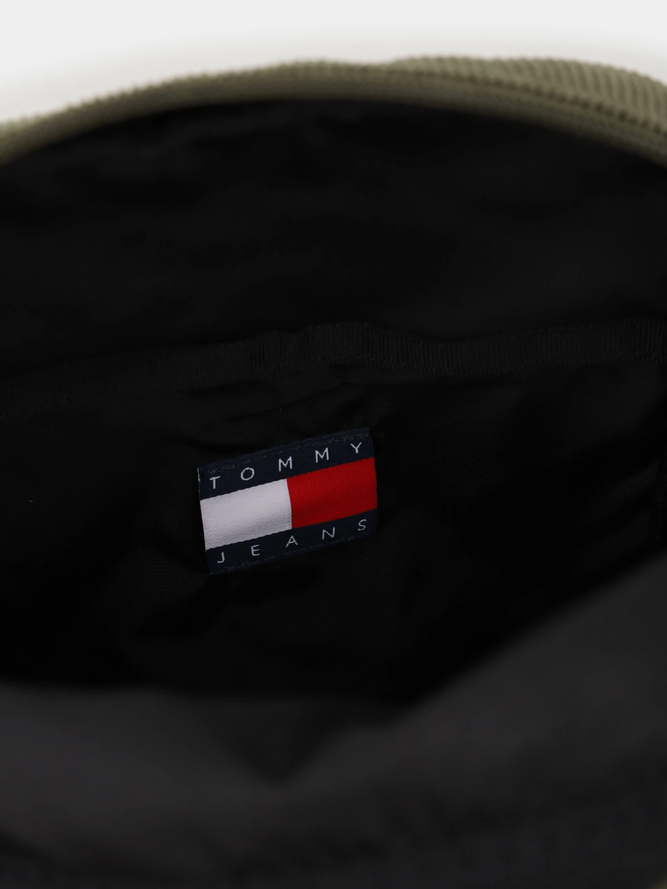Сумки Tommy Hilfiger TJM ESS DAILY CORD REPORTER модель AM0AM13888-GY1 Фото