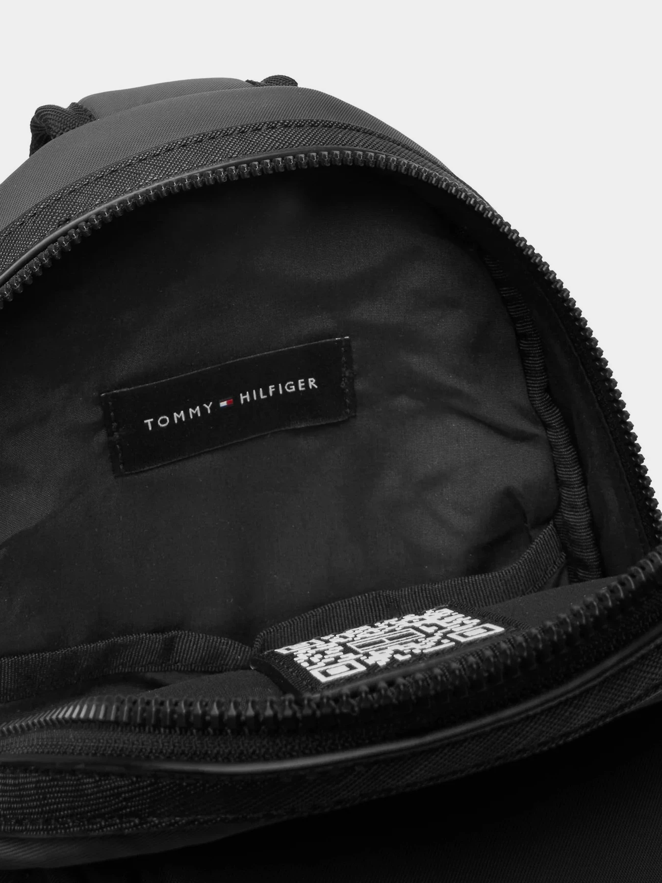 Сумки Tommy Hilfiger TH REPREVE SLINGPACK модель AM0AM14026-PSM Сумки Tommy Hilfiger TH REPREVE SLINGPACK модель AM0AM14026-PSM Фото
