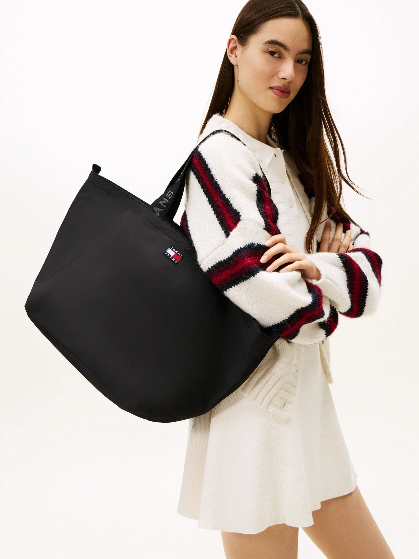 Сумки Tommy Hilfiger TJW ESS DAILY TOTE модель AW0AW17891-BDS Сумки Tommy Hilfiger TJW ESS DAILY TOTE модель AW0AW17891-BDS Фото