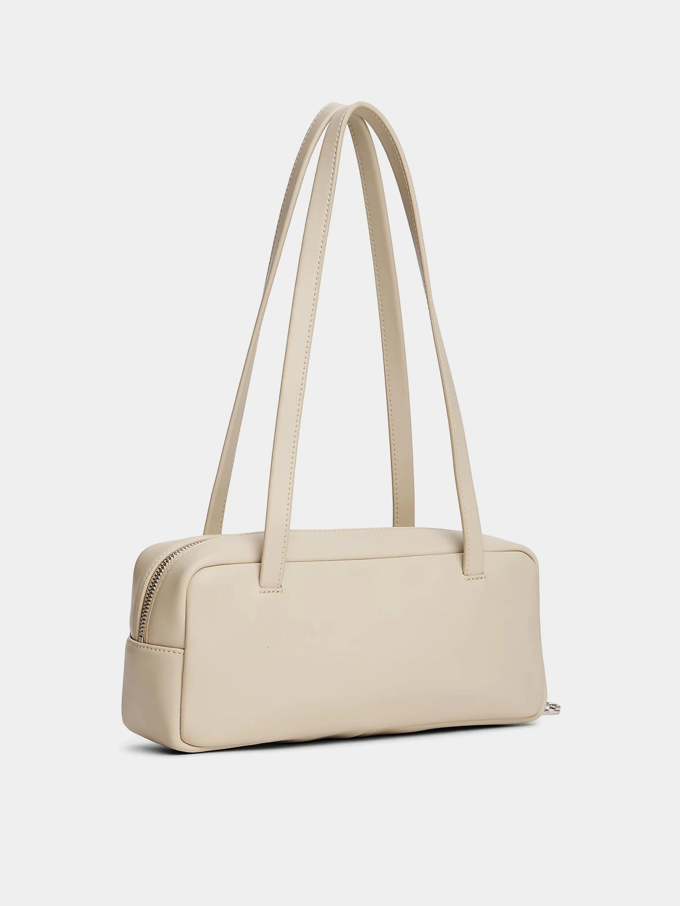 Сумки Tommy Hilfiger TJW CITY SHOULDER BAG модель AW0AW18075-ABY Сумки Tommy Hilfiger TJW CITY SHOULDER BAG модель AW0AW18075-ABY Фото