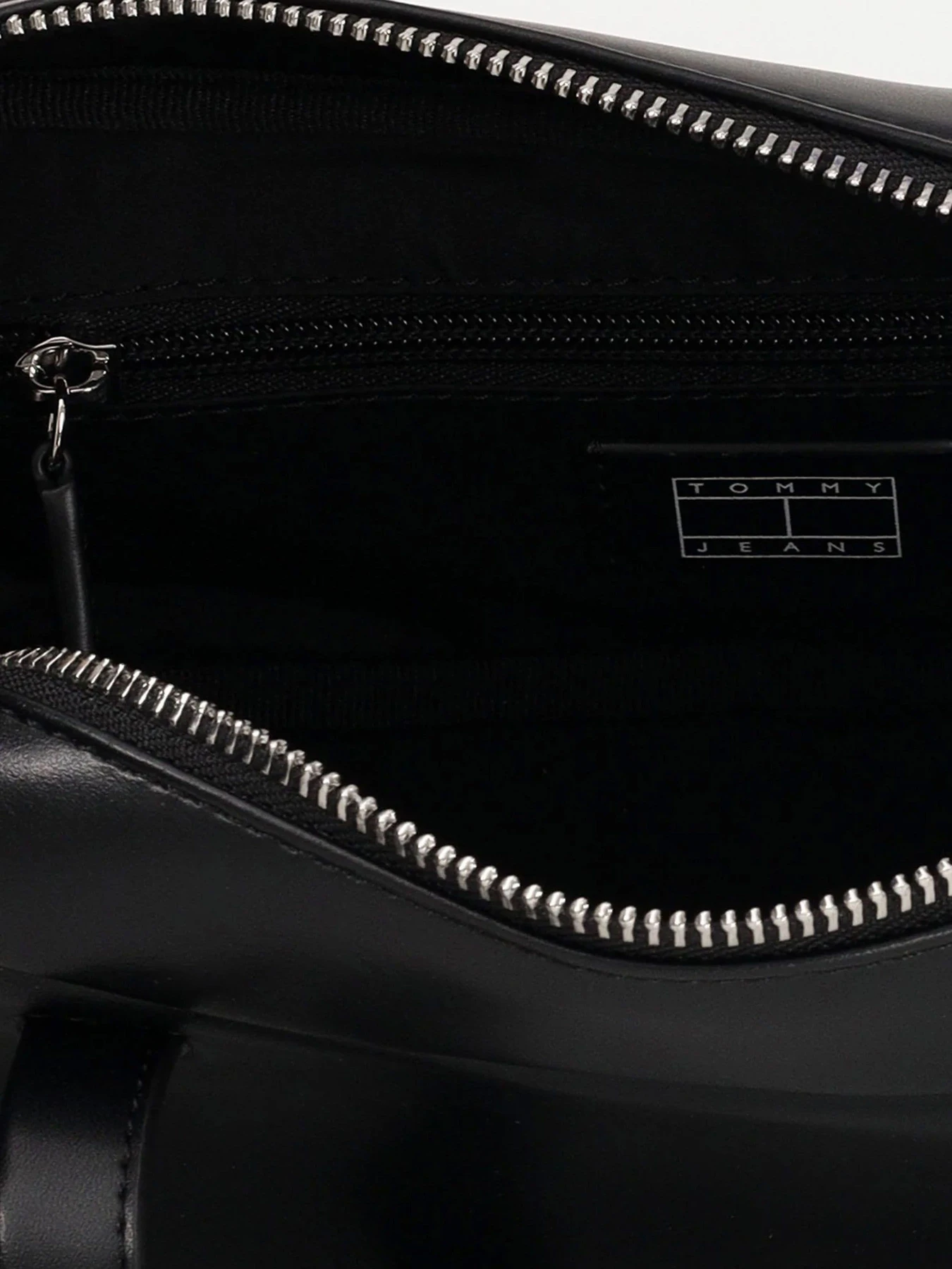Сумки Tommy Hilfiger TJW CITY SHOULDER  BAG модель AW0AW18075-BDS Фото