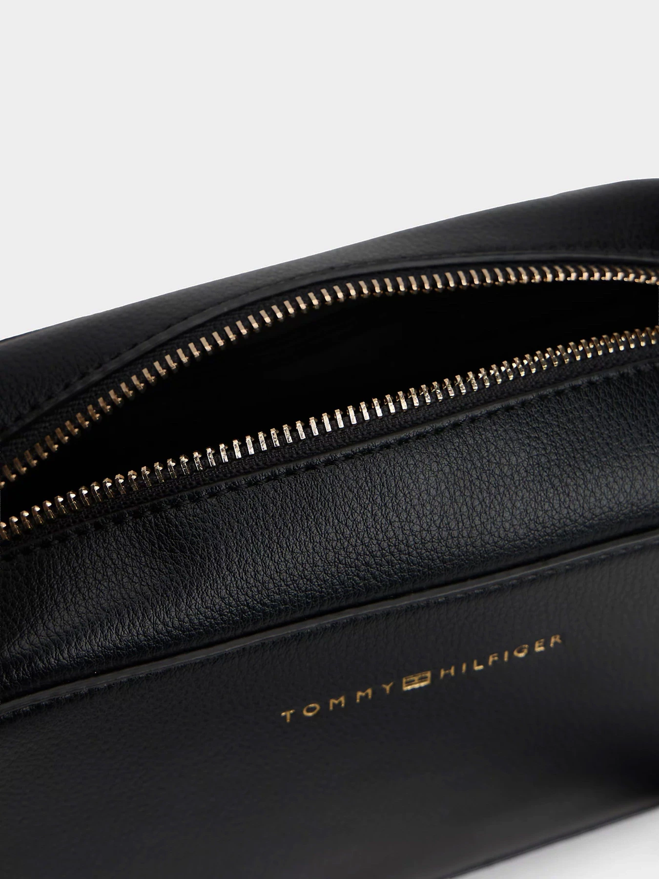 Сумки Tommy Hilfiger TH LOGO CAMERA BAG модель AW0AW18115-BDS Фото