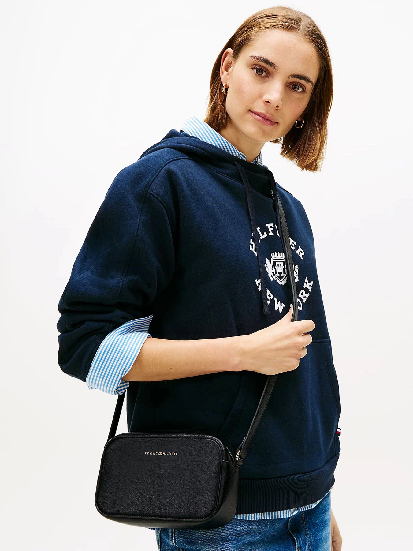 Сумки Tommy Hilfiger TH LOGO CAMERA BAG модель AW0AW18115-BDS Фото