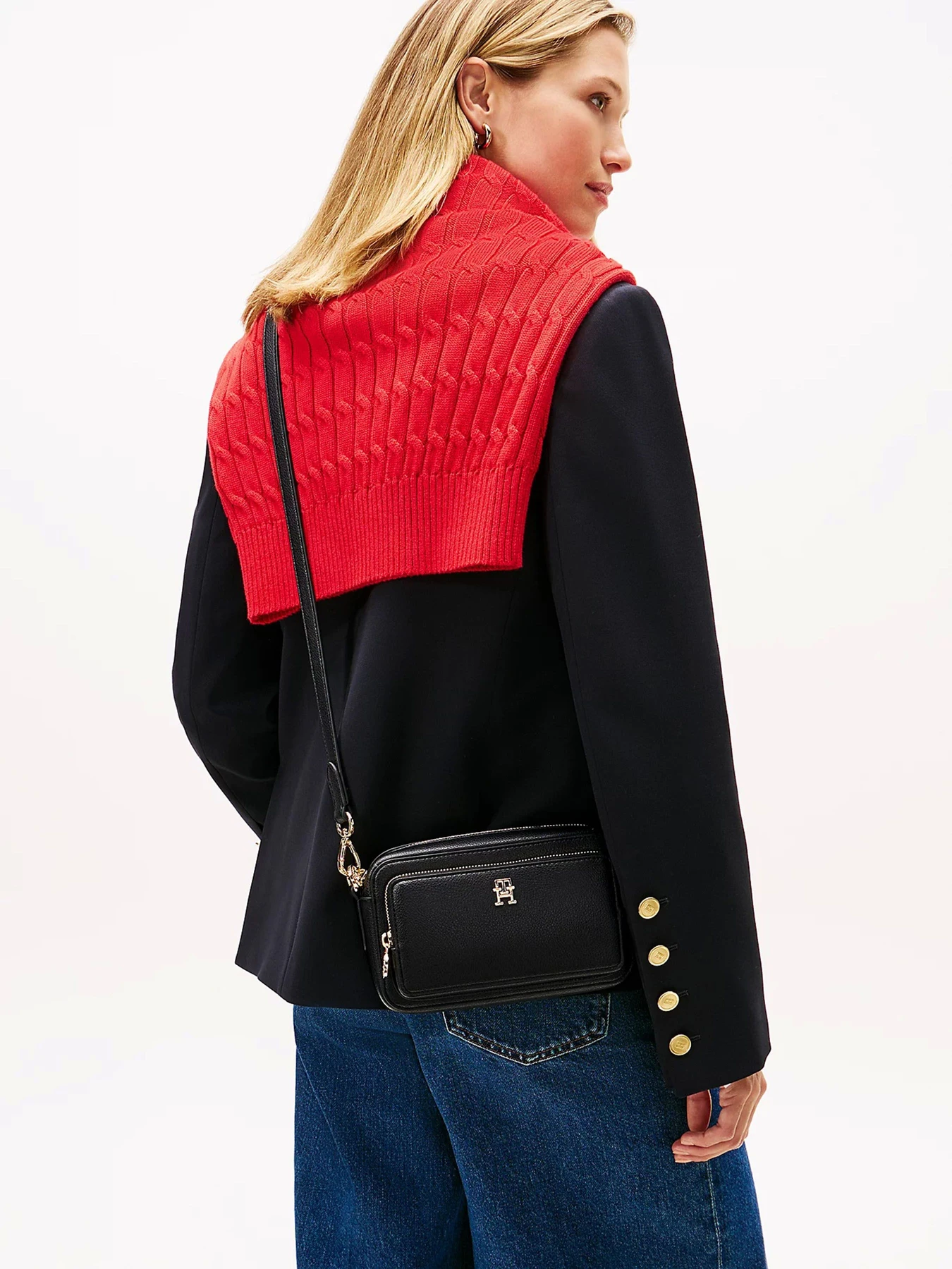 Сумки Tommy Hilfiger TH ICON CAMERA BAG модель AW0AW18120-BDS Сумки Tommy Hilfiger TH ICON CAMERA BAG модель AW0AW18120-BDS Фото