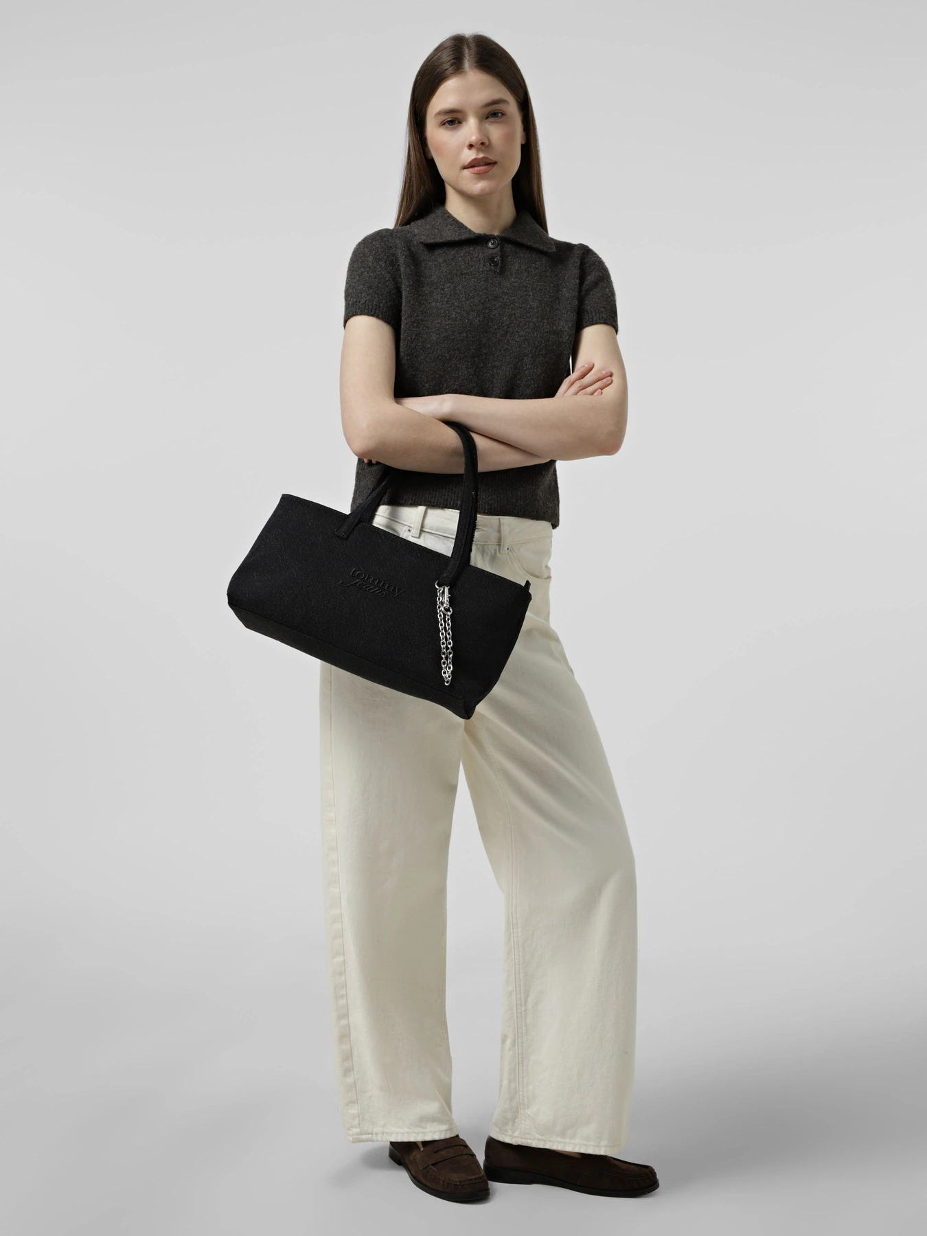 Сумки Tommy Hilfiger TJW COOL DENIM TOTE модель AW0AW18268-1BZ Сумки Tommy Hilfiger TJW COOL DENIM TOTE модель AW0AW18268-1BZ Фото