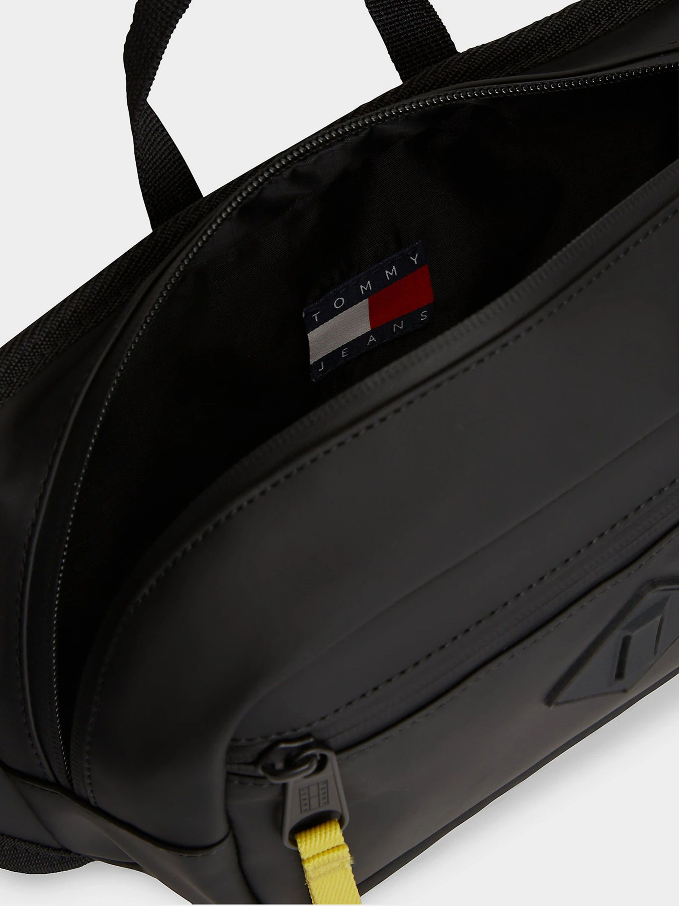 Сумки Tommy Hilfiger TJM DAILY ELEVATED BUMBAG модель AM0AM14215-BDS Фото