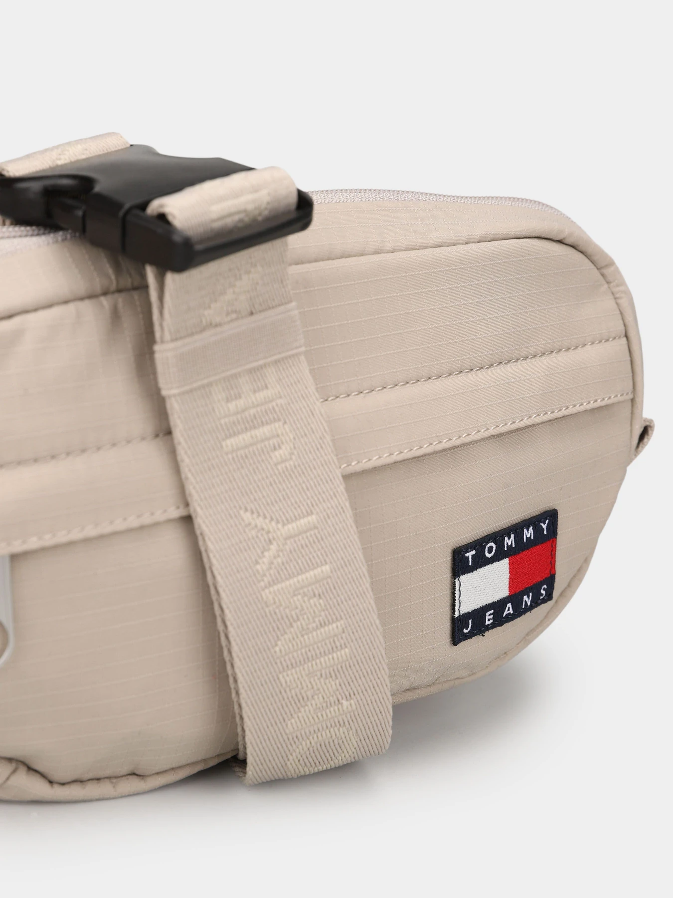 Сумки Tommy Hilfiger TJM ESS DAILY RIPSTOP BUMBAG модель AM0AM14280-AEP Сумки Tommy Hilfiger TJM ESS DAILY RIPSTOP BUMBAG модель AM0AM14280-AEP Фото