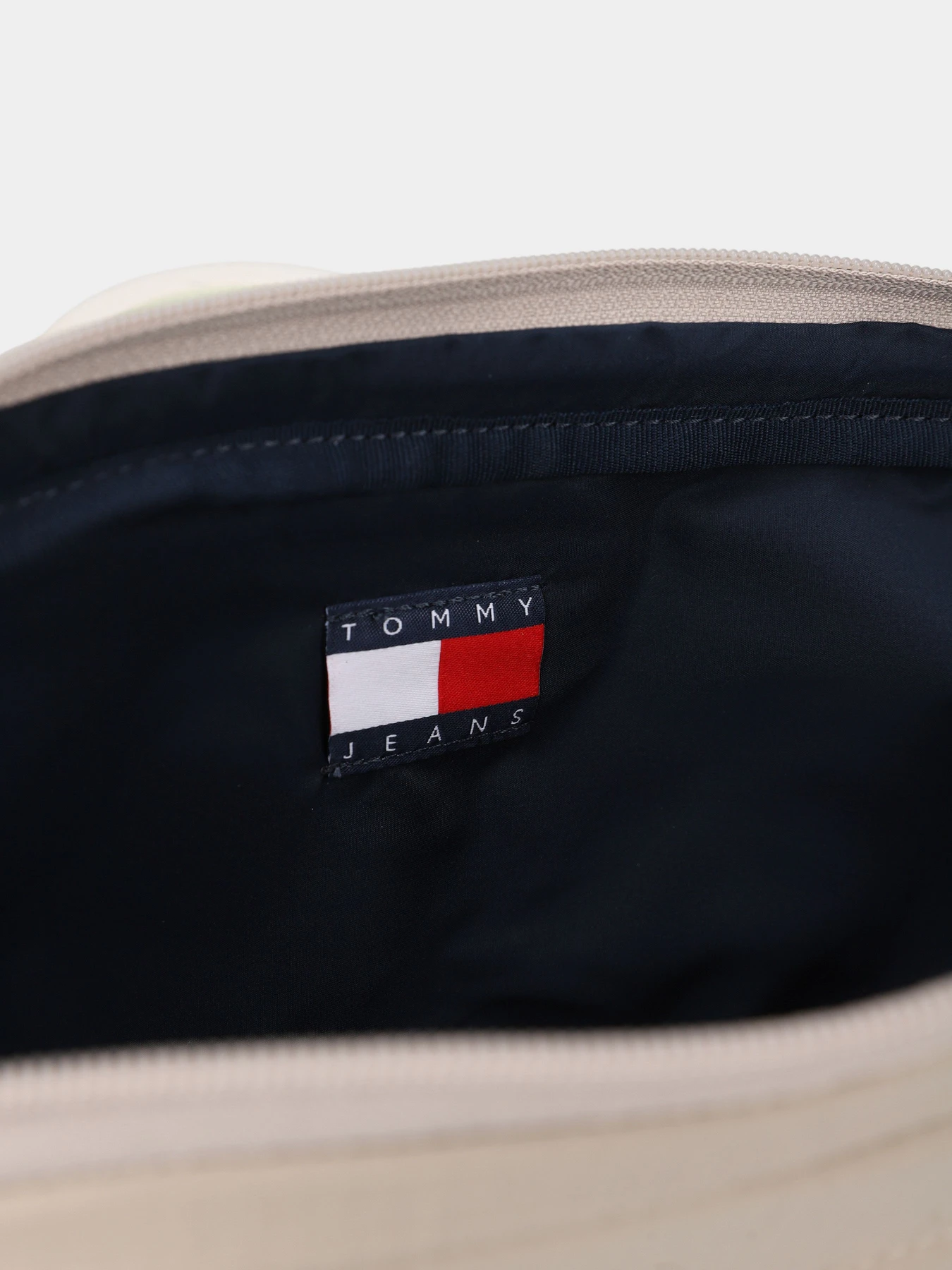 Сумки Tommy Hilfiger TJM ESS DAILY RIPSTOP BUMBAG модель AM0AM14280-AEP Сумки Tommy Hilfiger TJM ESS DAILY RIPSTOP BUMBAG модель AM0AM14280-AEP Фото