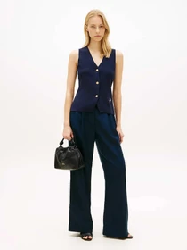 Сумки Tommy Hilfiger TH SOFT LEATHER MED CROSSOVER модель AW0AW18369-BDS Фото