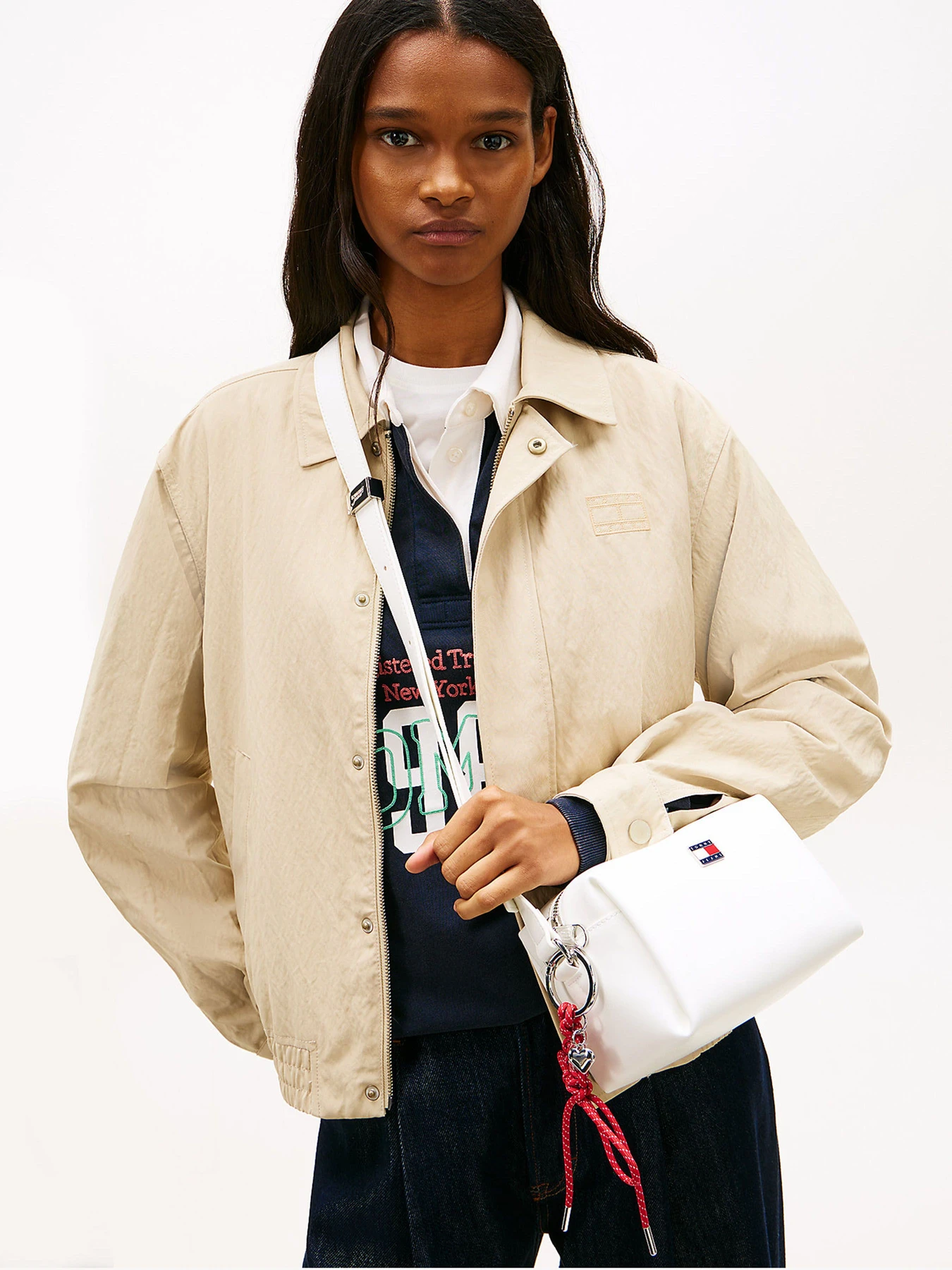 Сумки Tommy Hilfiger TJW CITY CHARM CAMERA BAG модель AW0AW18456-YBL Сумки Tommy Hilfiger TJW CITY CHARM CAMERA BAG модель AW0AW18456-YBL Фото