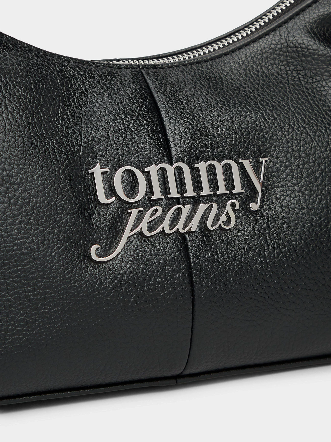 Сумки Tommy Hilfiger TJW BOLD SHOULDER BAG модель AW0AW18468-BDS Сумки Tommy Hilfiger TJW BOLD SHOULDER BAG модель AW0AW18468-BDS Фото