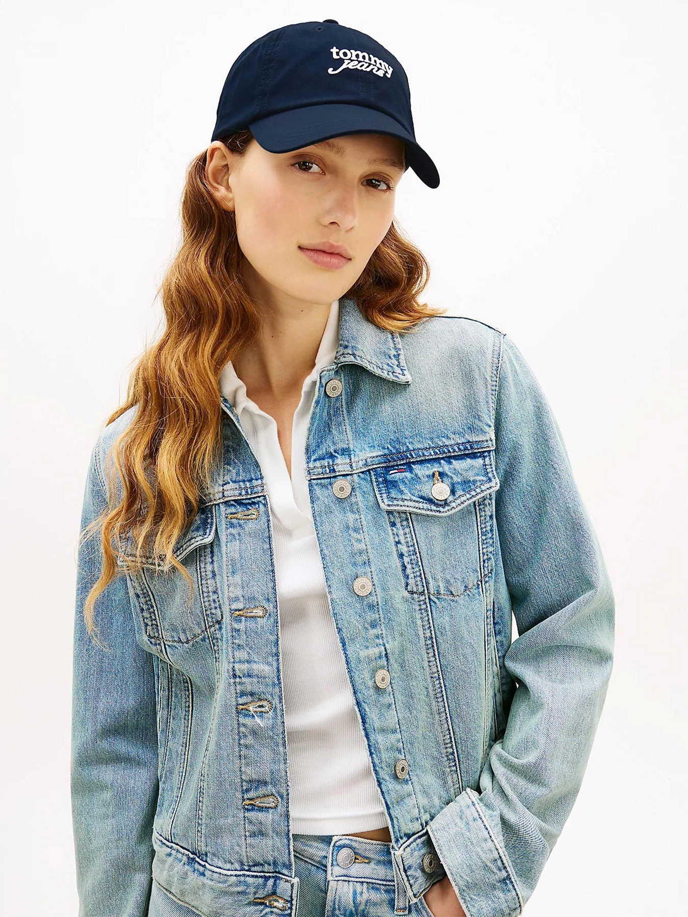 Шапки и кепки Tommy Hilfiger TJW SCRIPT LOGO CAP модель AW0AW18358-C1G Шапки и кепки Tommy Hilfiger TJW SCRIPT LOGO CAP модель AW0AW18358-C1G Фото