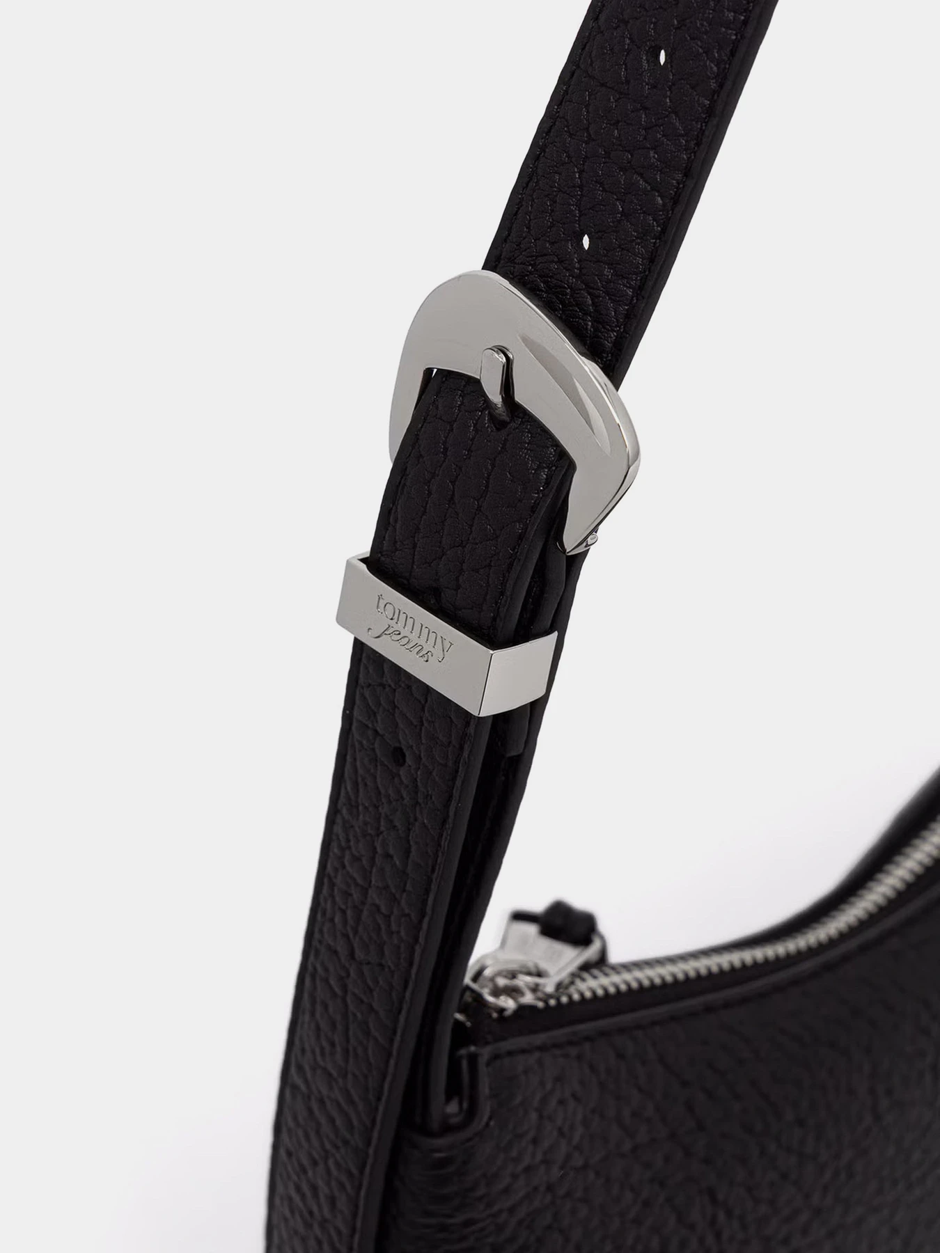 Сумки Tommy Hilfiger модель AW0AW18777-BDS Сумки Tommy Hilfiger модель AW0AW18777-BDS Фото